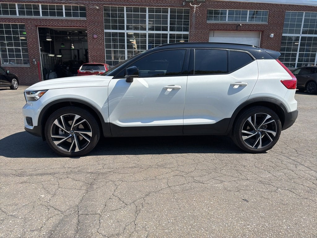 2021 Volvo XC40 R-Design