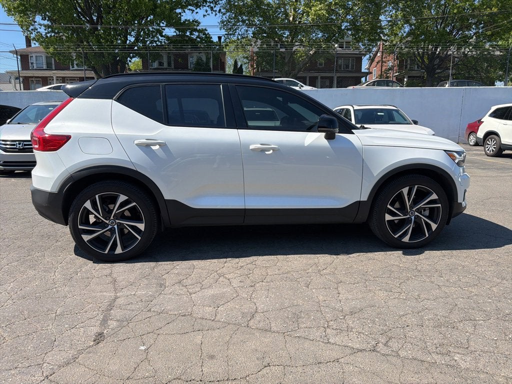 2021 Volvo XC40 R-Design
