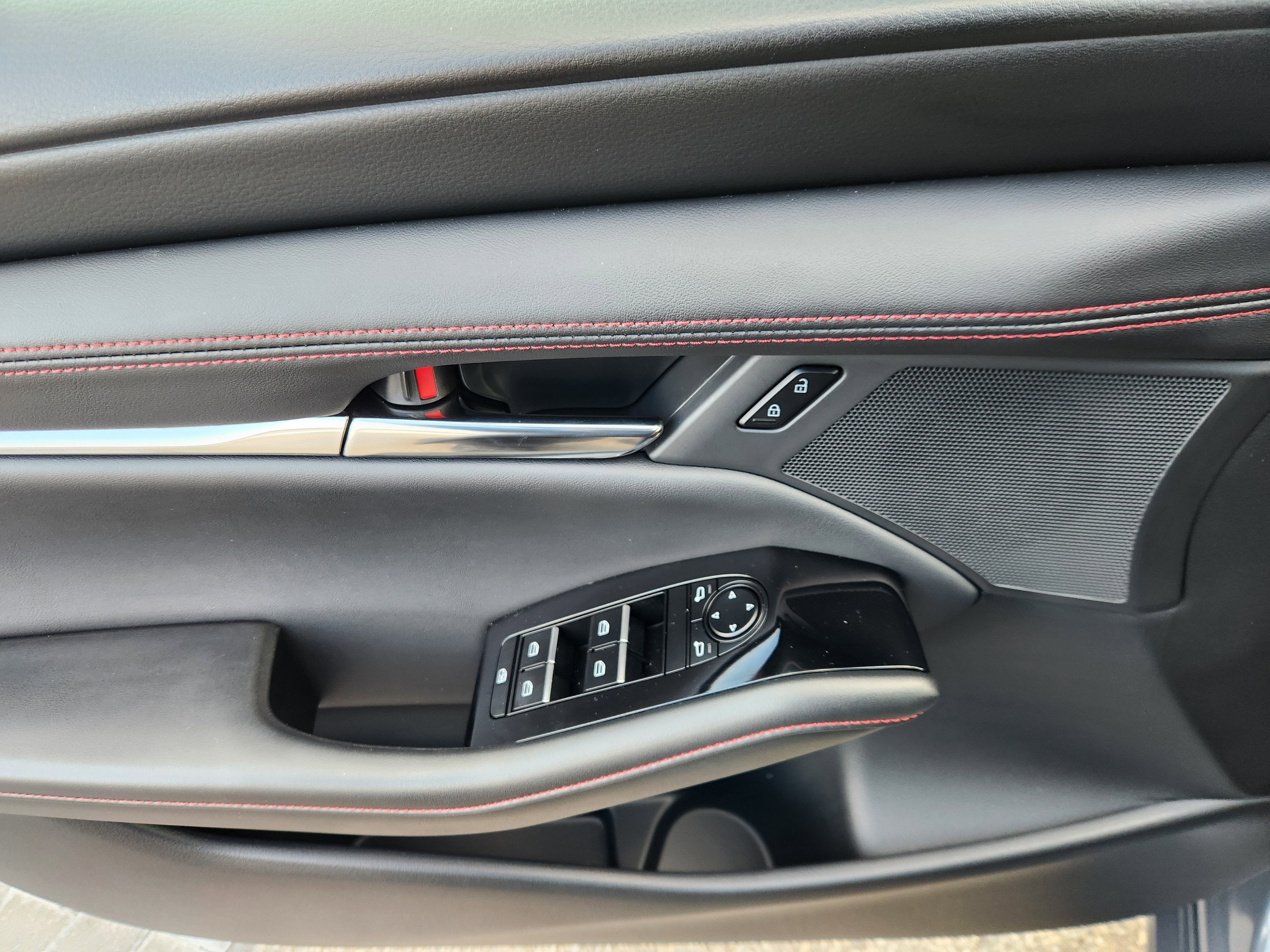 2025 Mazda Mazda3 Hatchback 2.5 S Carbon Edition