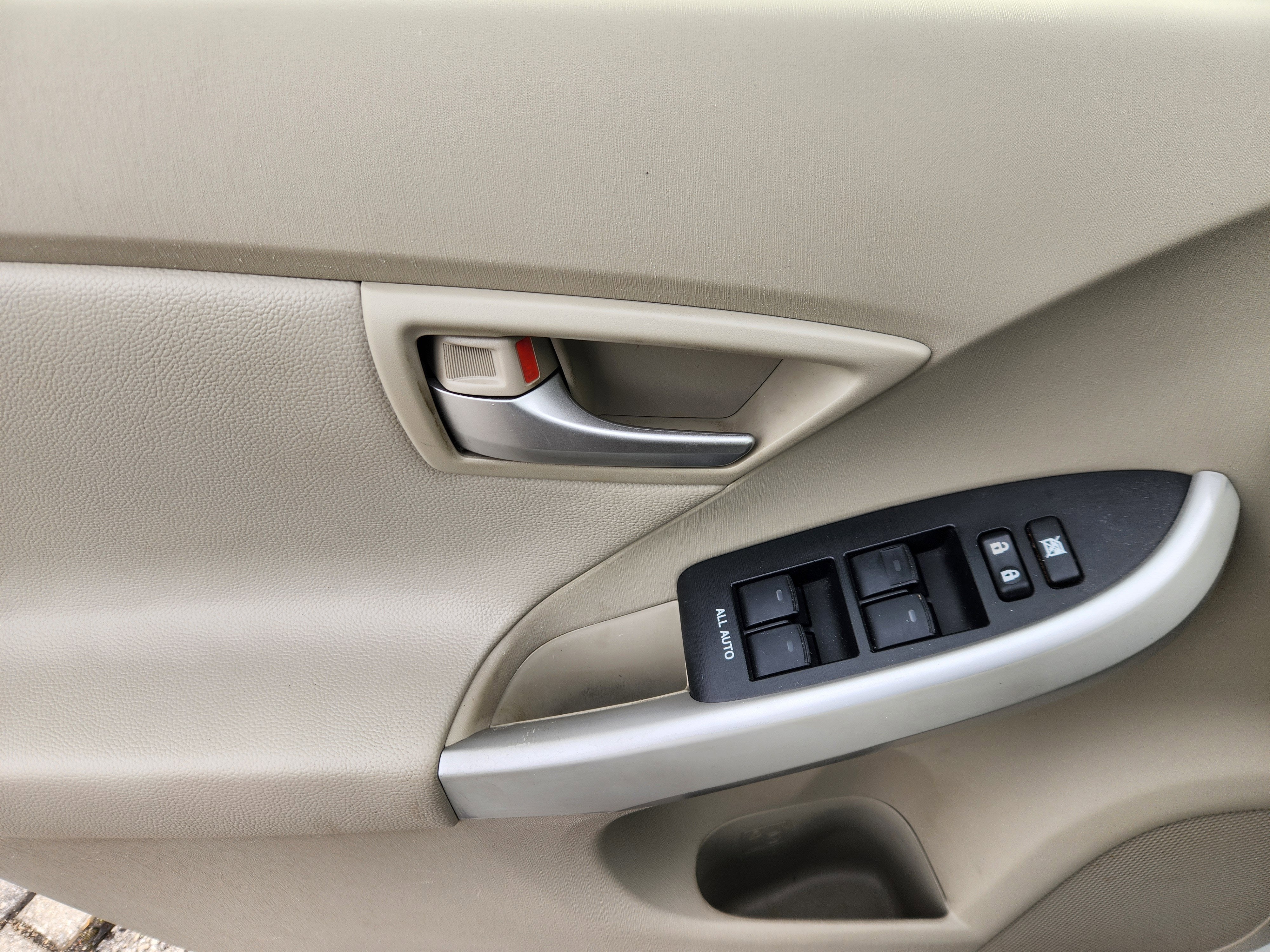 2014 Toyota Prius Two