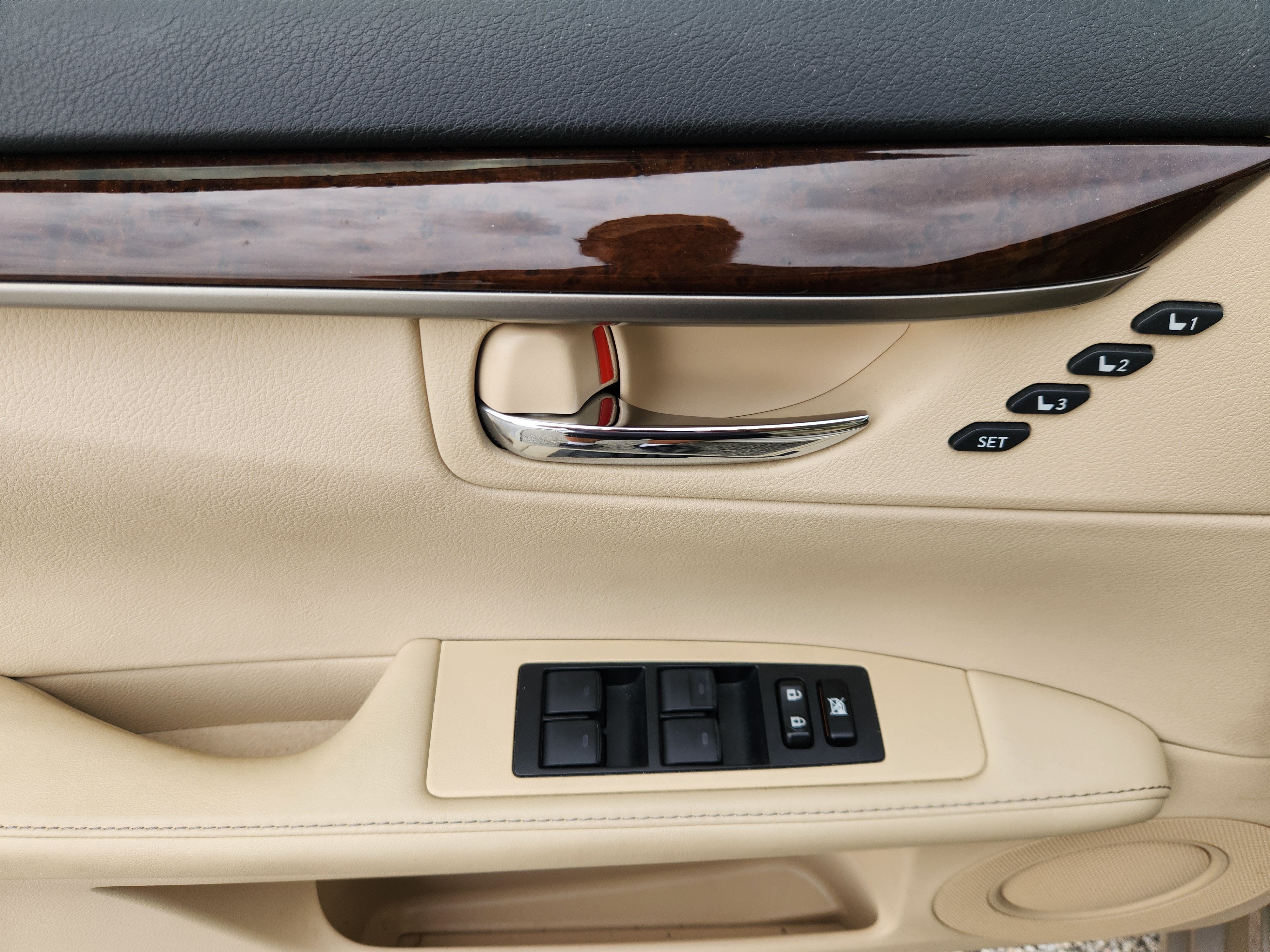 2013 Lexus ES 350 4dr Sdn