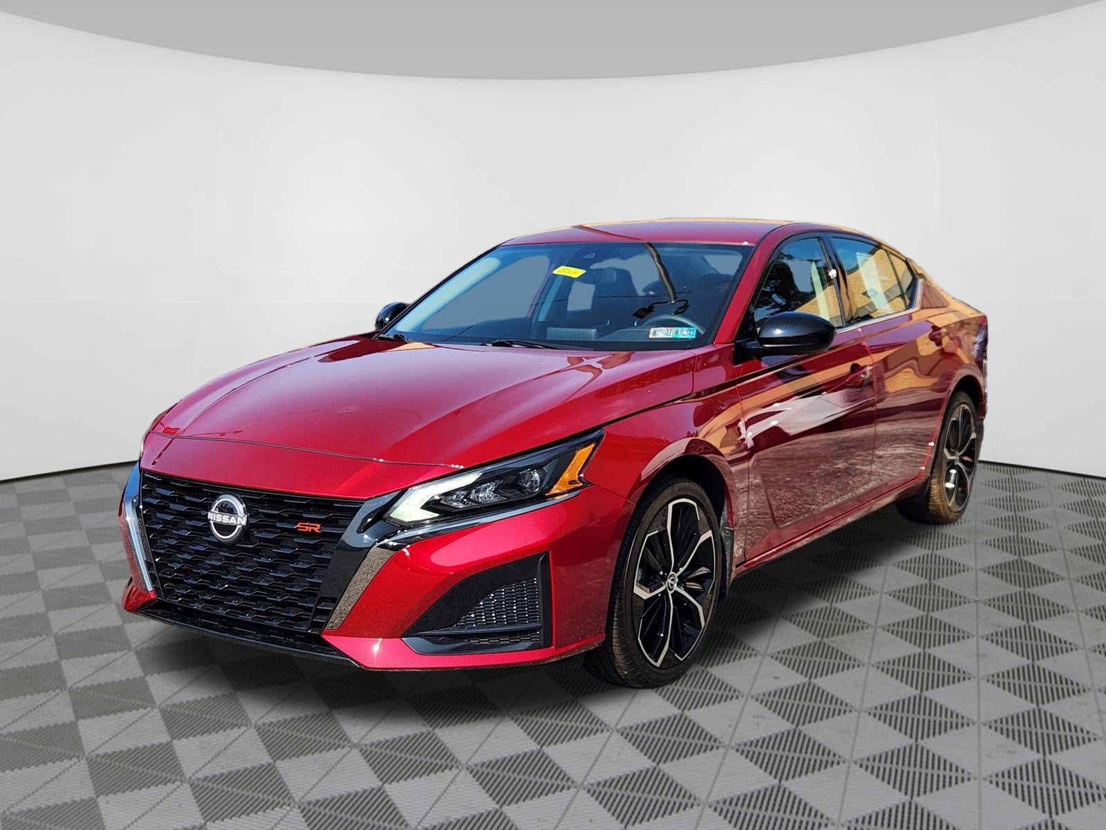 2025 Nissan Altima SR
