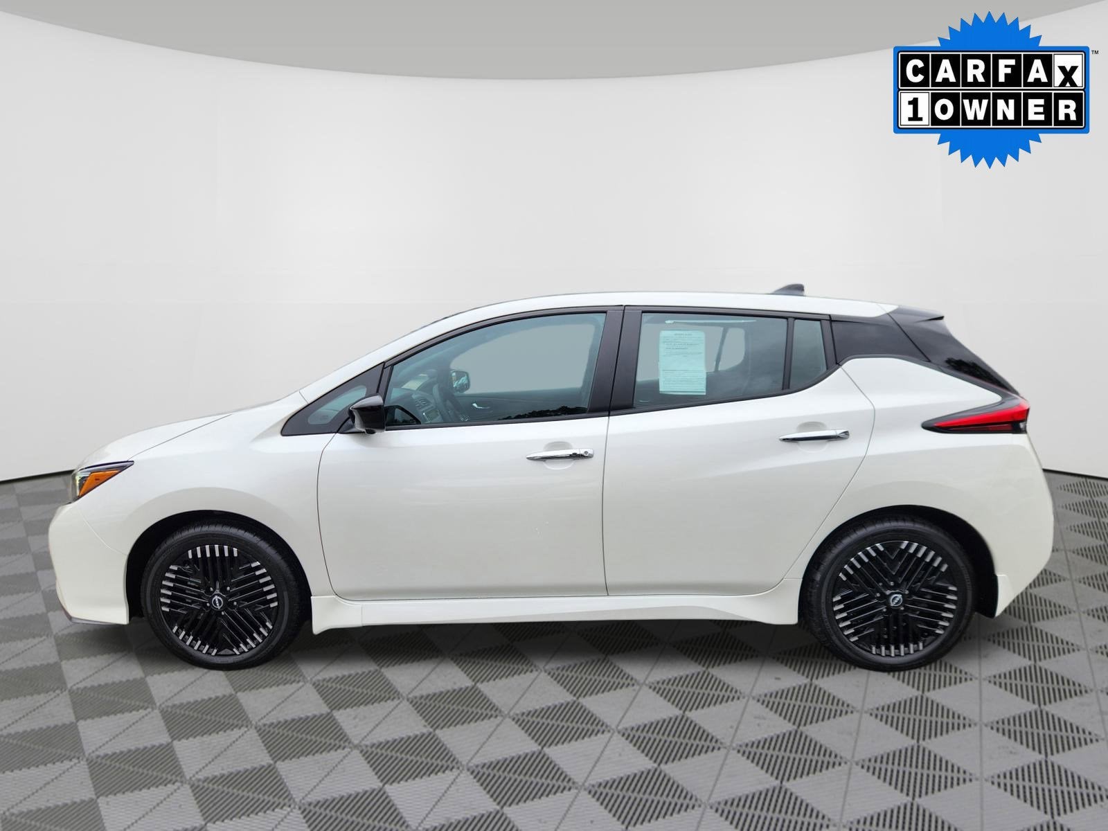 2024 Nissan LEAF SV PLUS