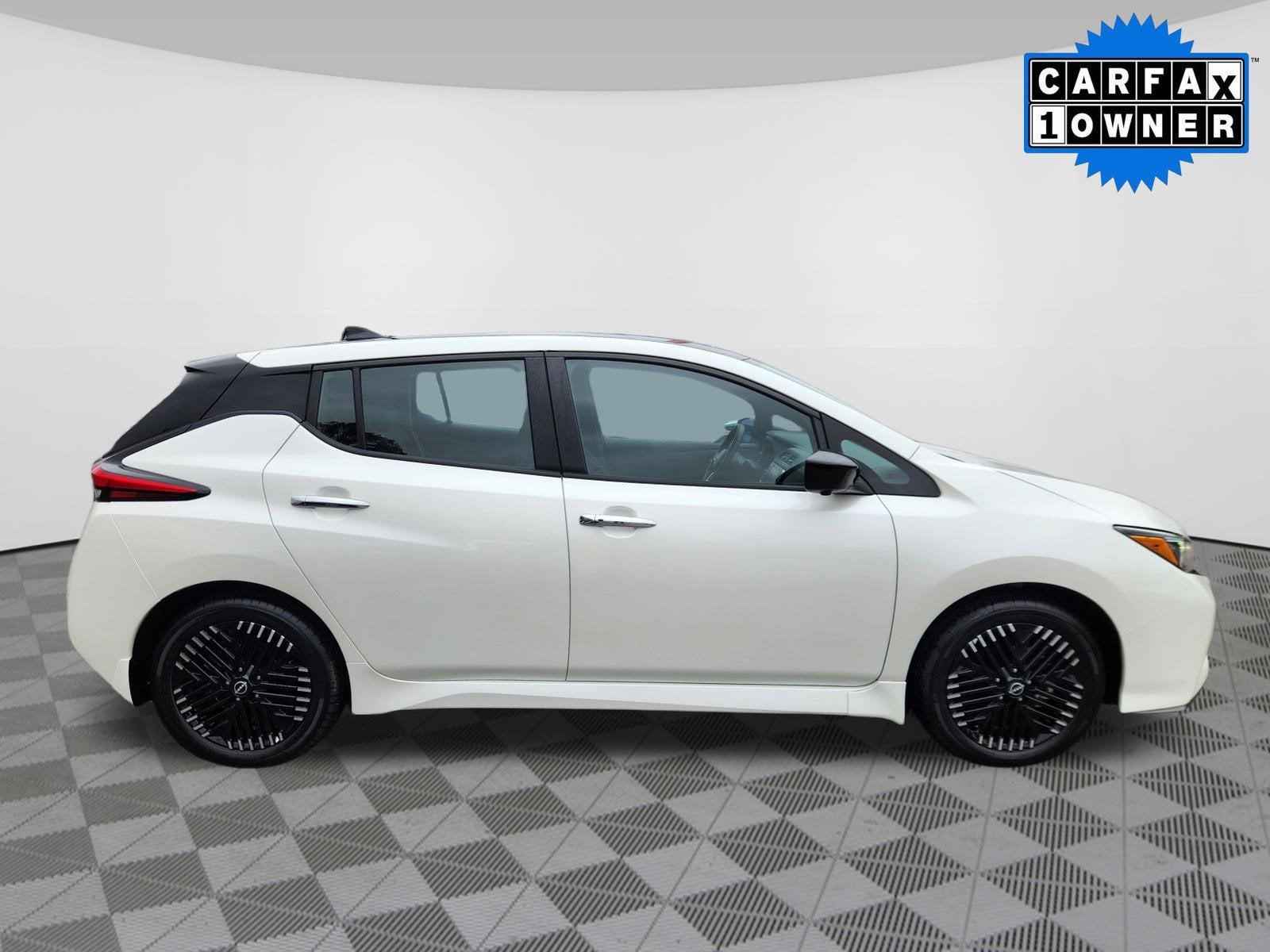 2024 Nissan LEAF SV PLUS