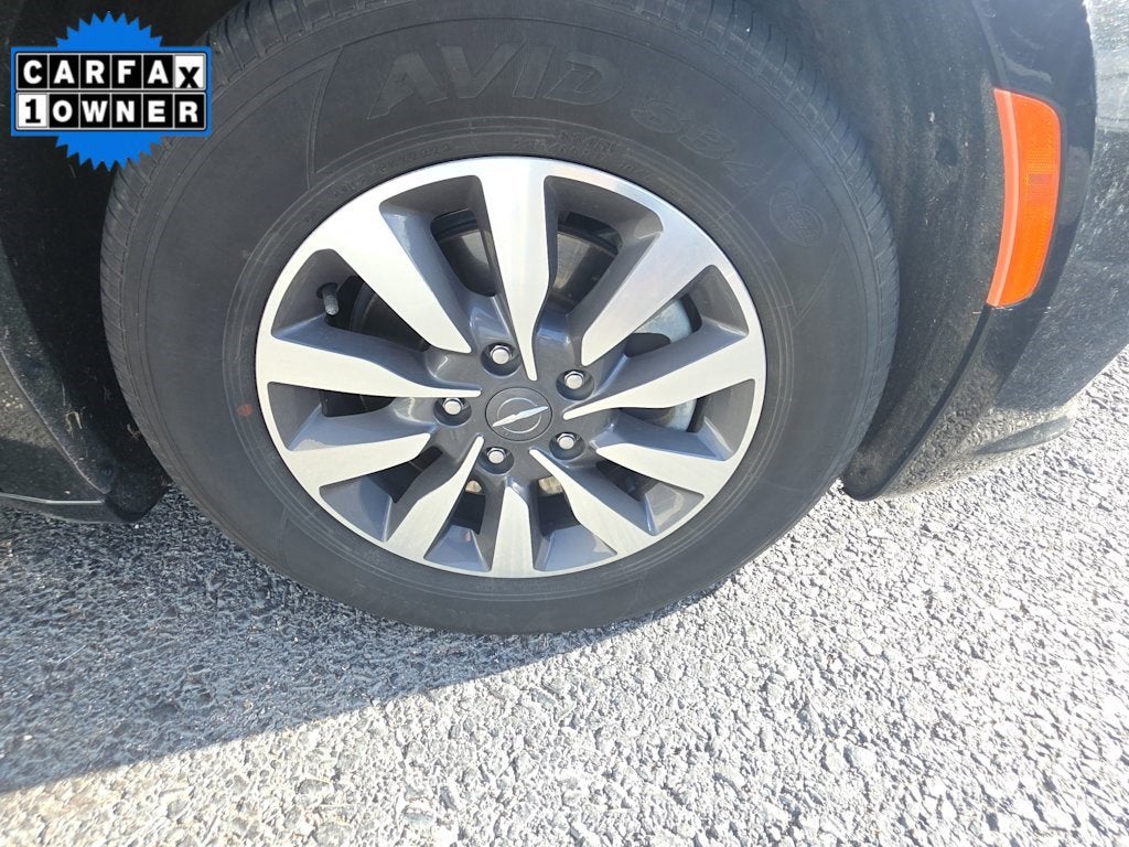 2023 Chrysler Pacifica Hybrid Touring L