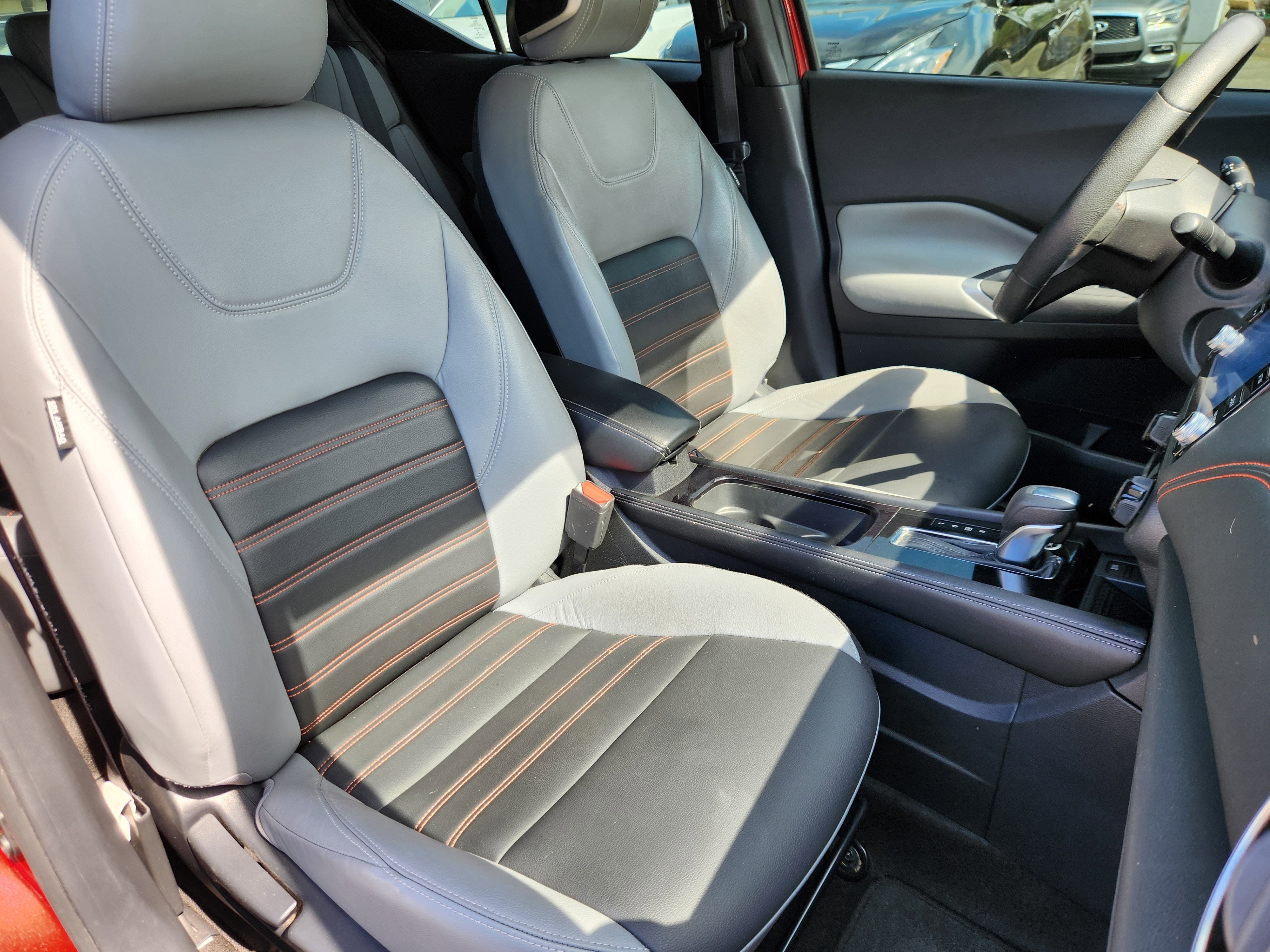 2022 Nissan Kicks SR