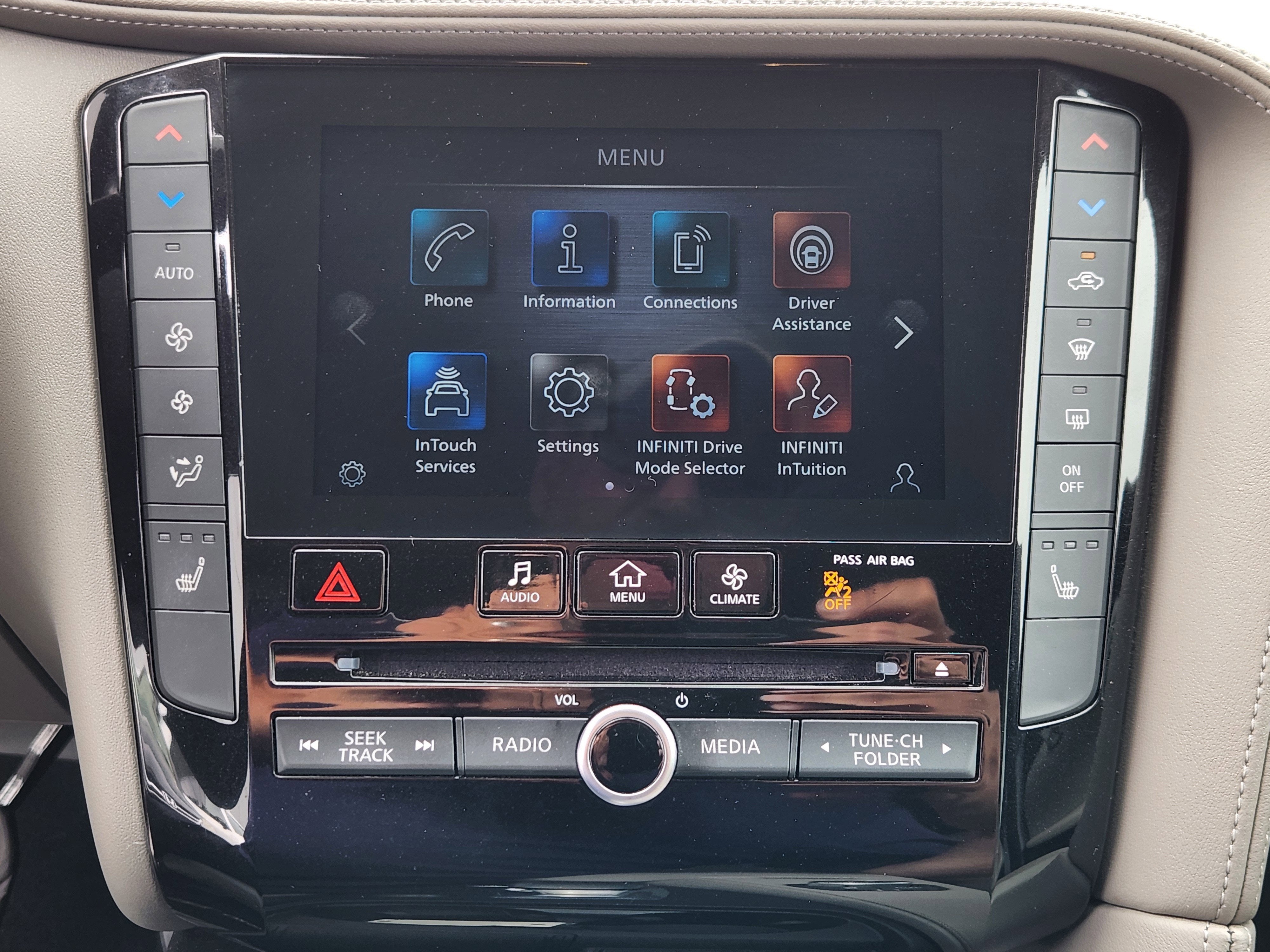 2023 INFINITI QX50 LUXE