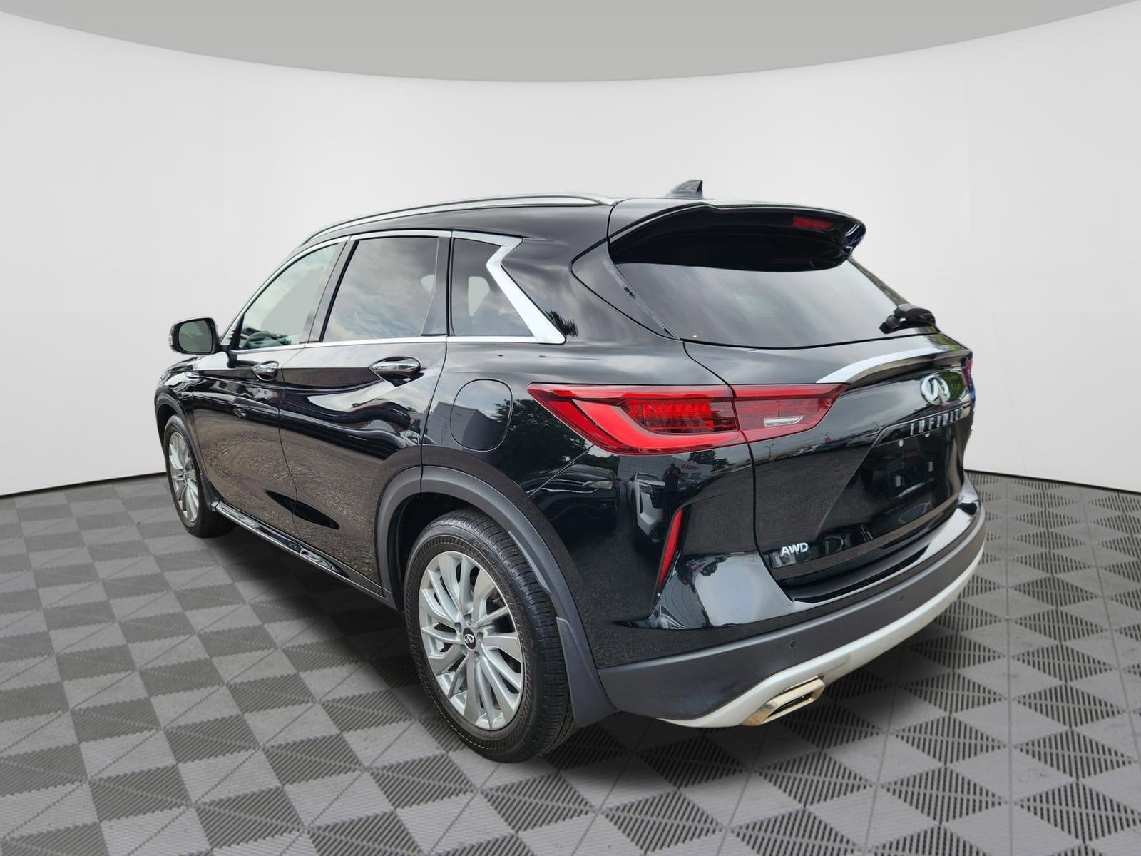 2023 INFINITI QX50 LUXE