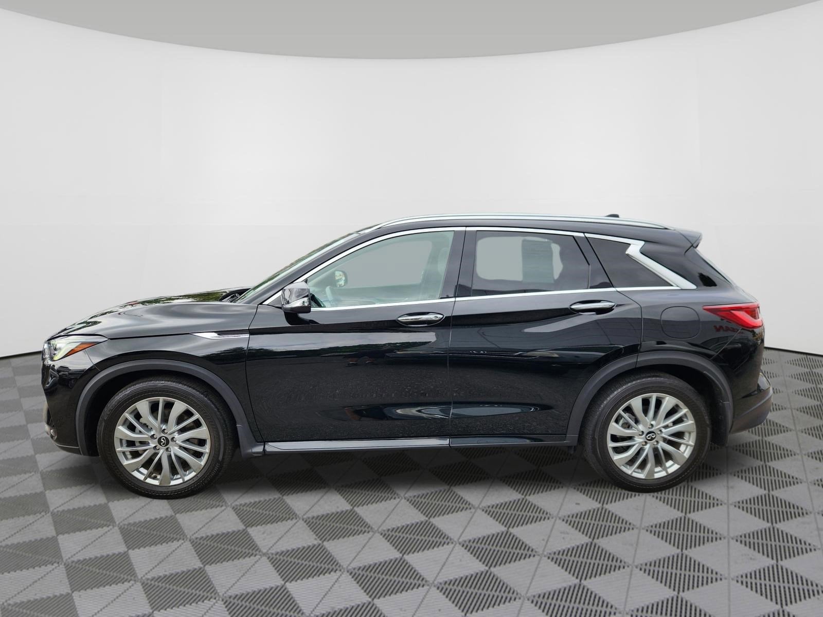 2023 INFINITI QX50 LUXE