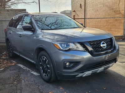 2020 Nissan Pathfinder SL
