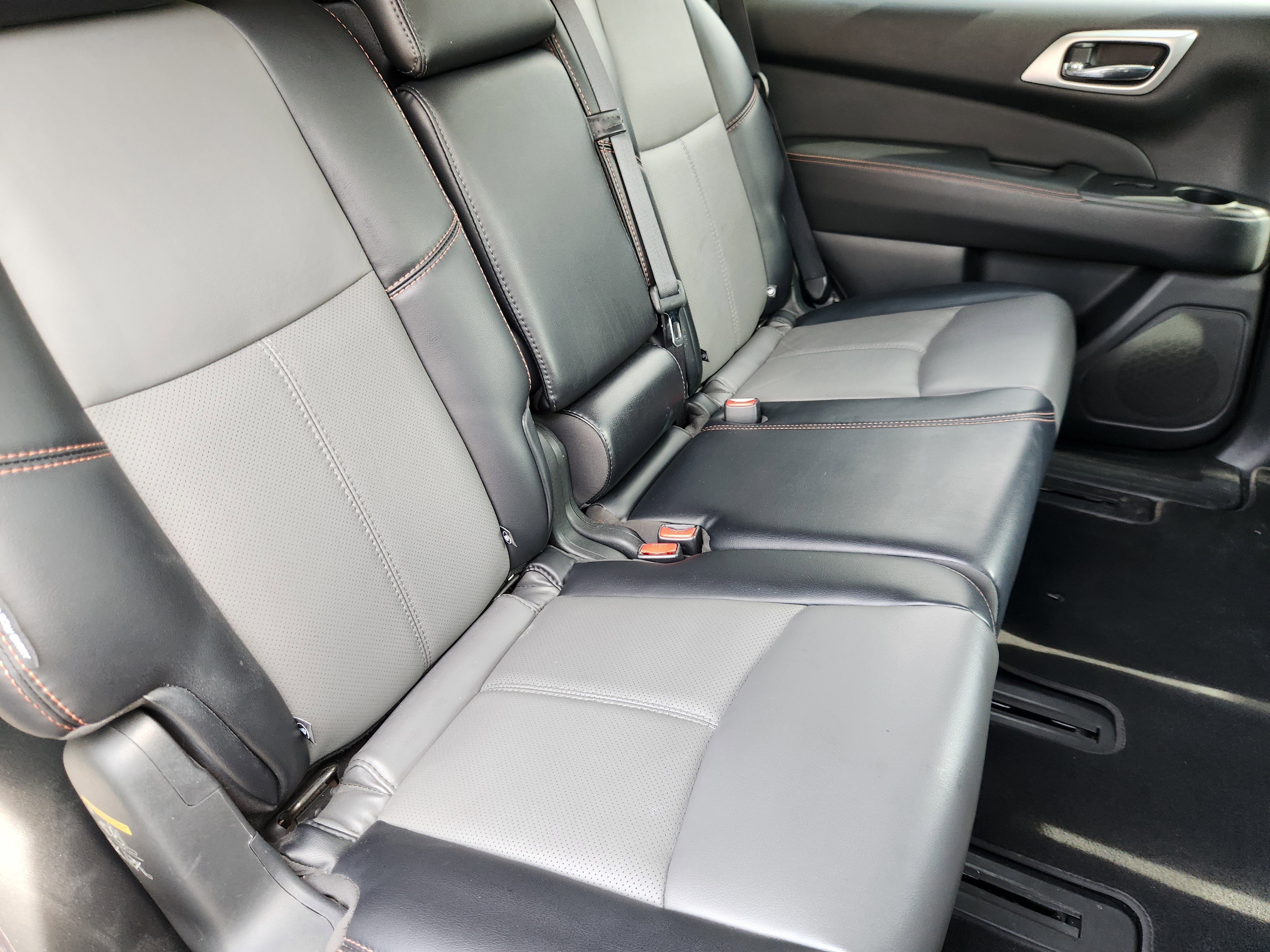 2020 Nissan Pathfinder SL