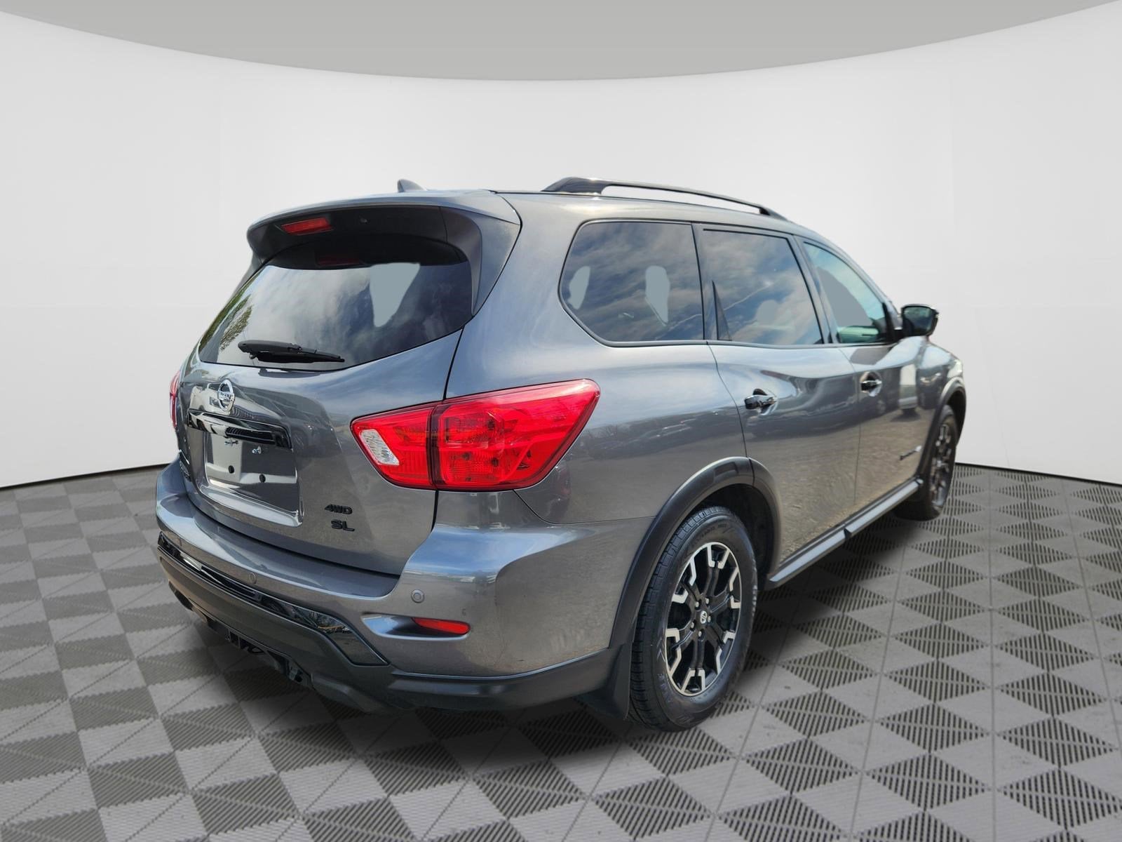 2020 Nissan Pathfinder SL