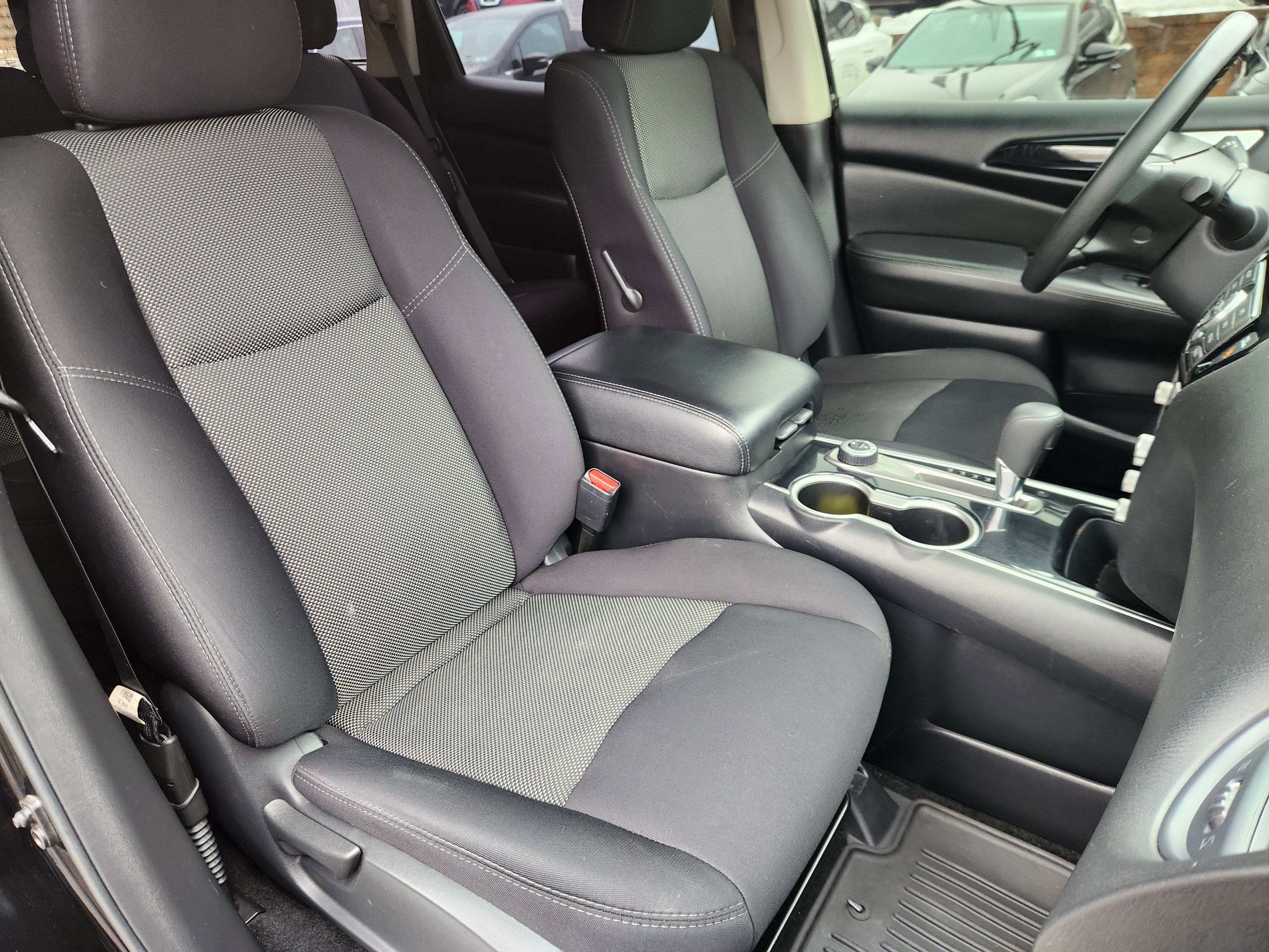 2019 Nissan Pathfinder S