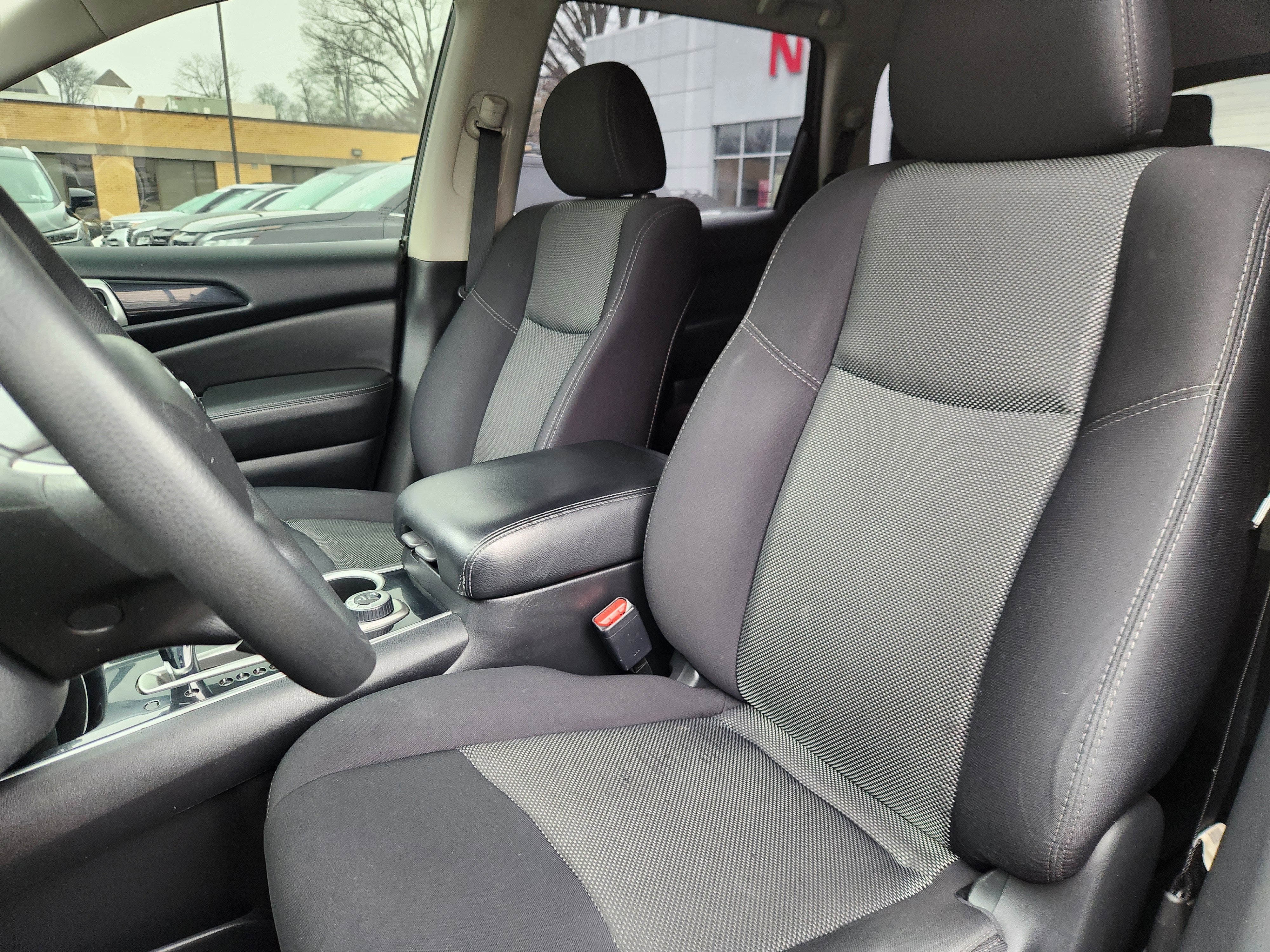 2019 Nissan Pathfinder S