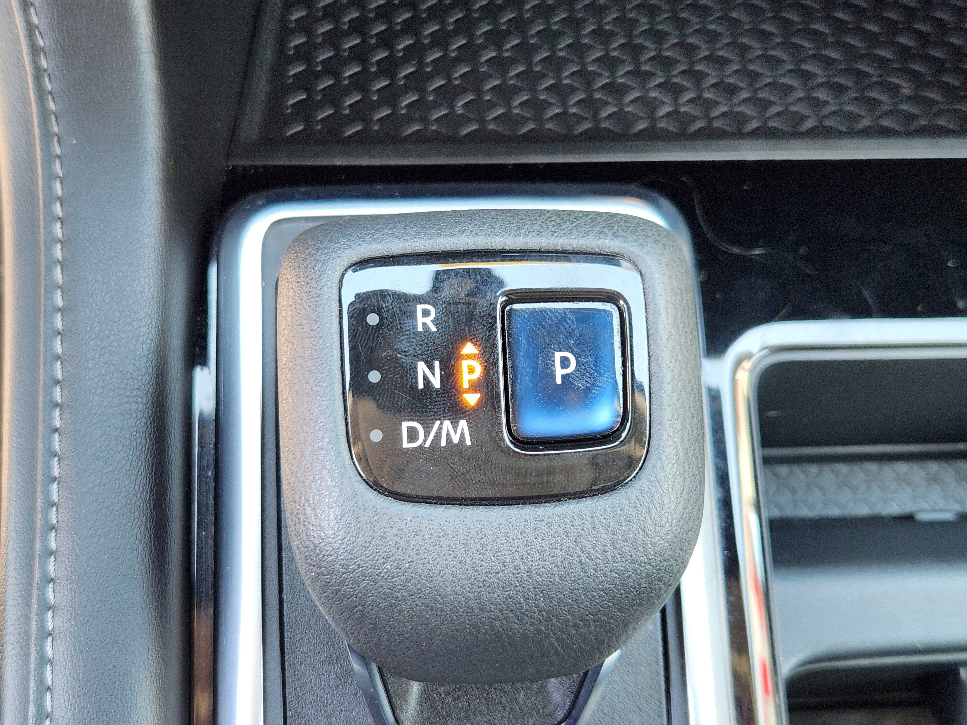 2022 Nissan Pathfinder S