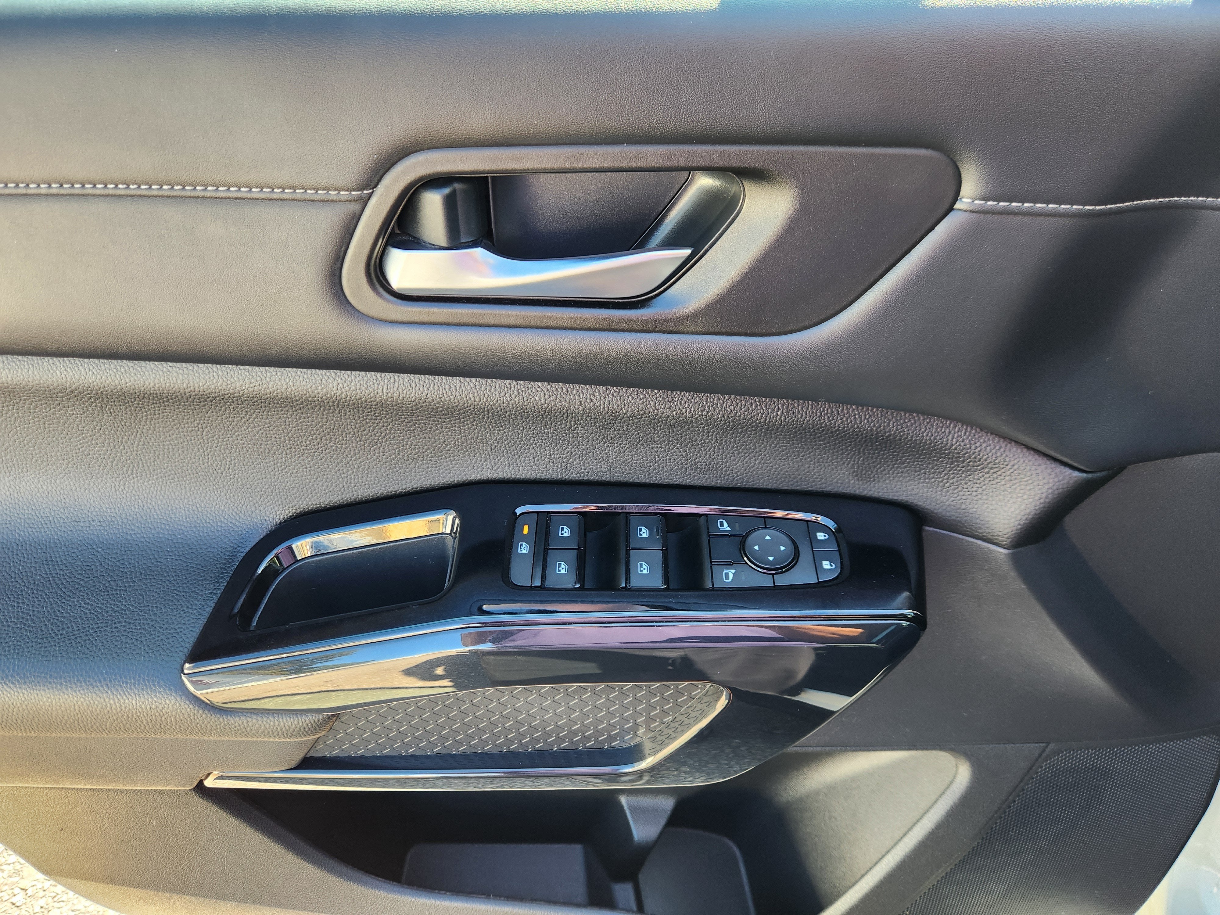 2022 Nissan Pathfinder S