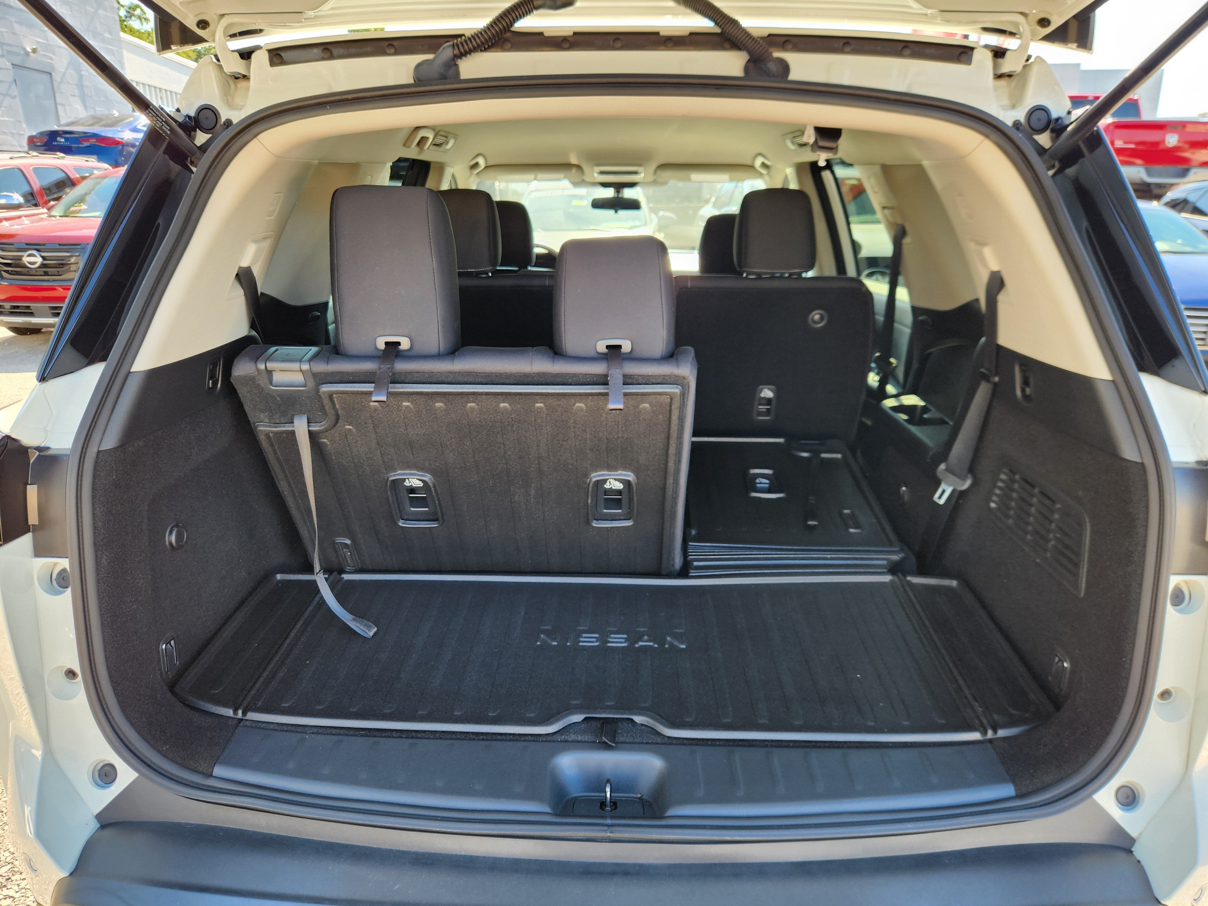 2022 Nissan Pathfinder S