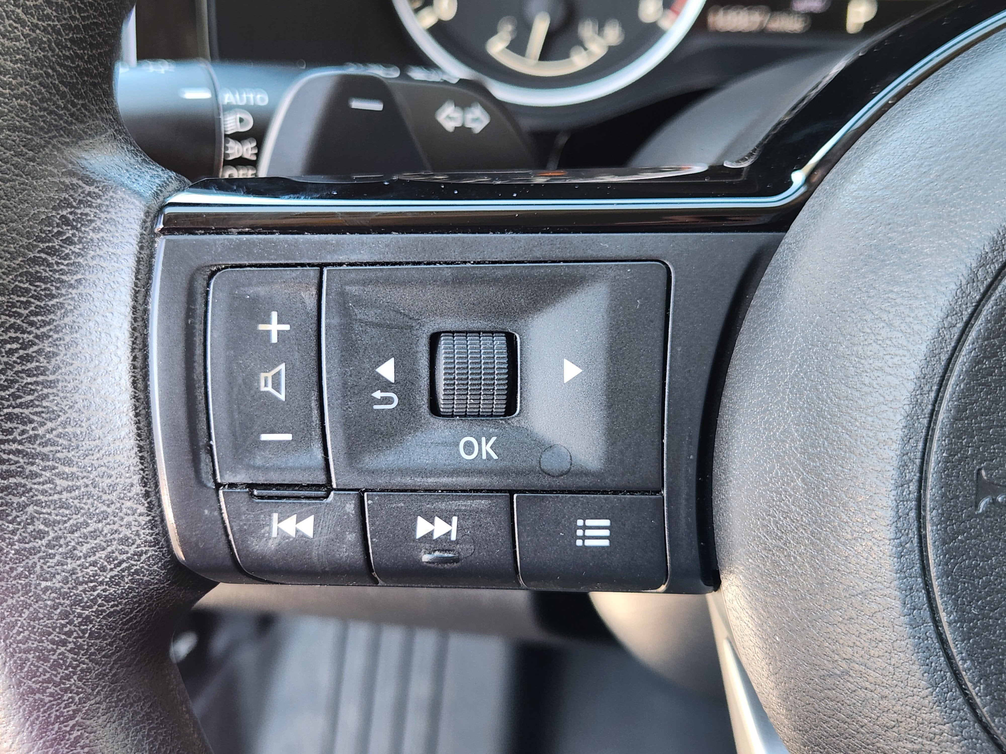 2022 Nissan Pathfinder S