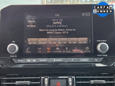 2022 Nissan Pathfinder SV