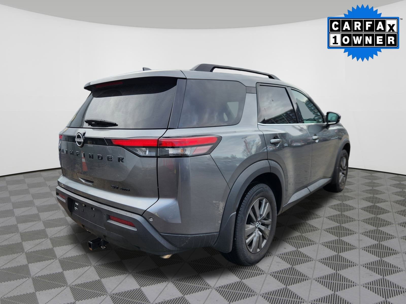 2022 Nissan Pathfinder SV