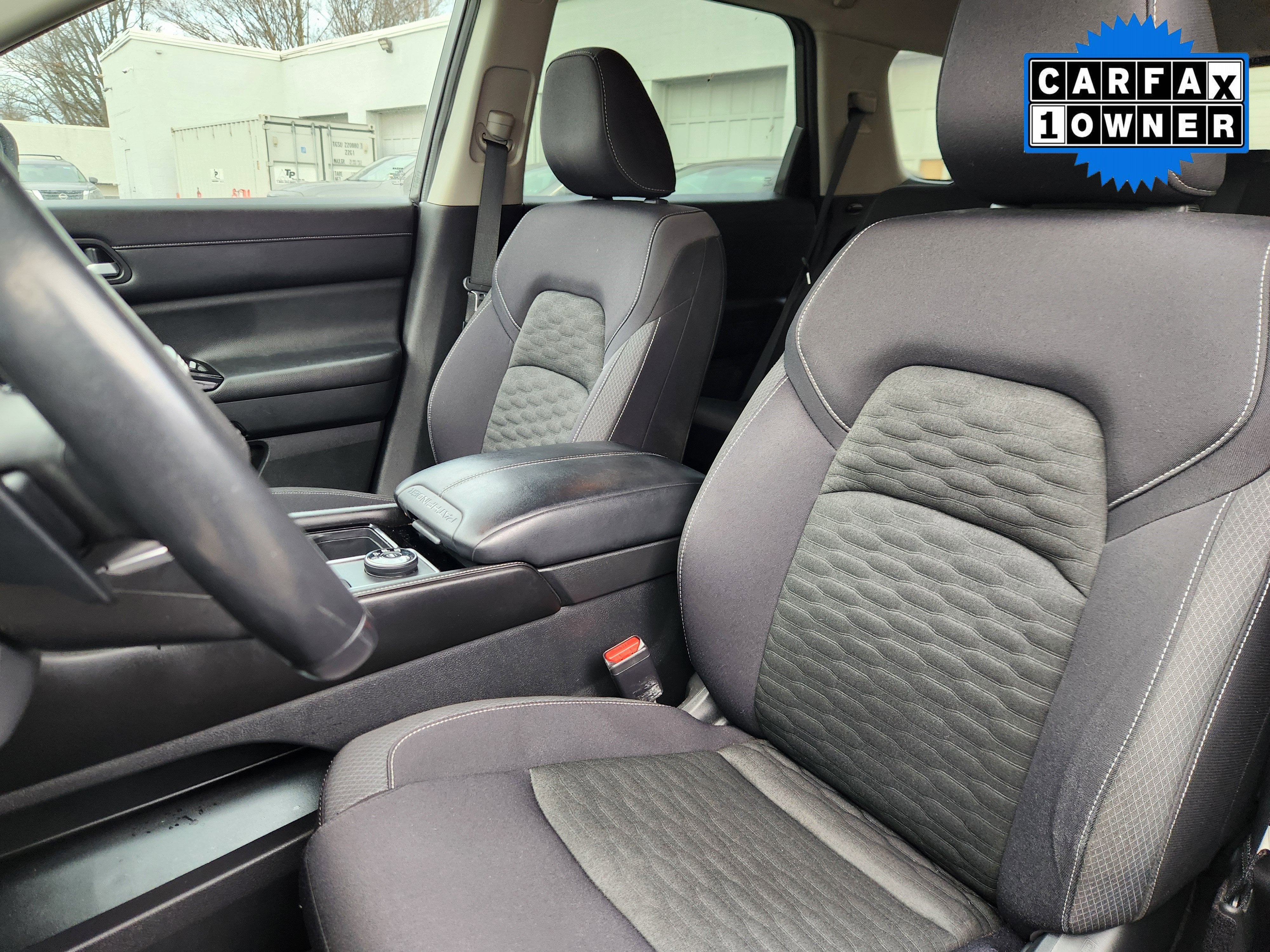 2022 Nissan Pathfinder SV