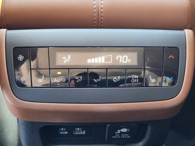 2025 Nissan Pathfinder Platinum