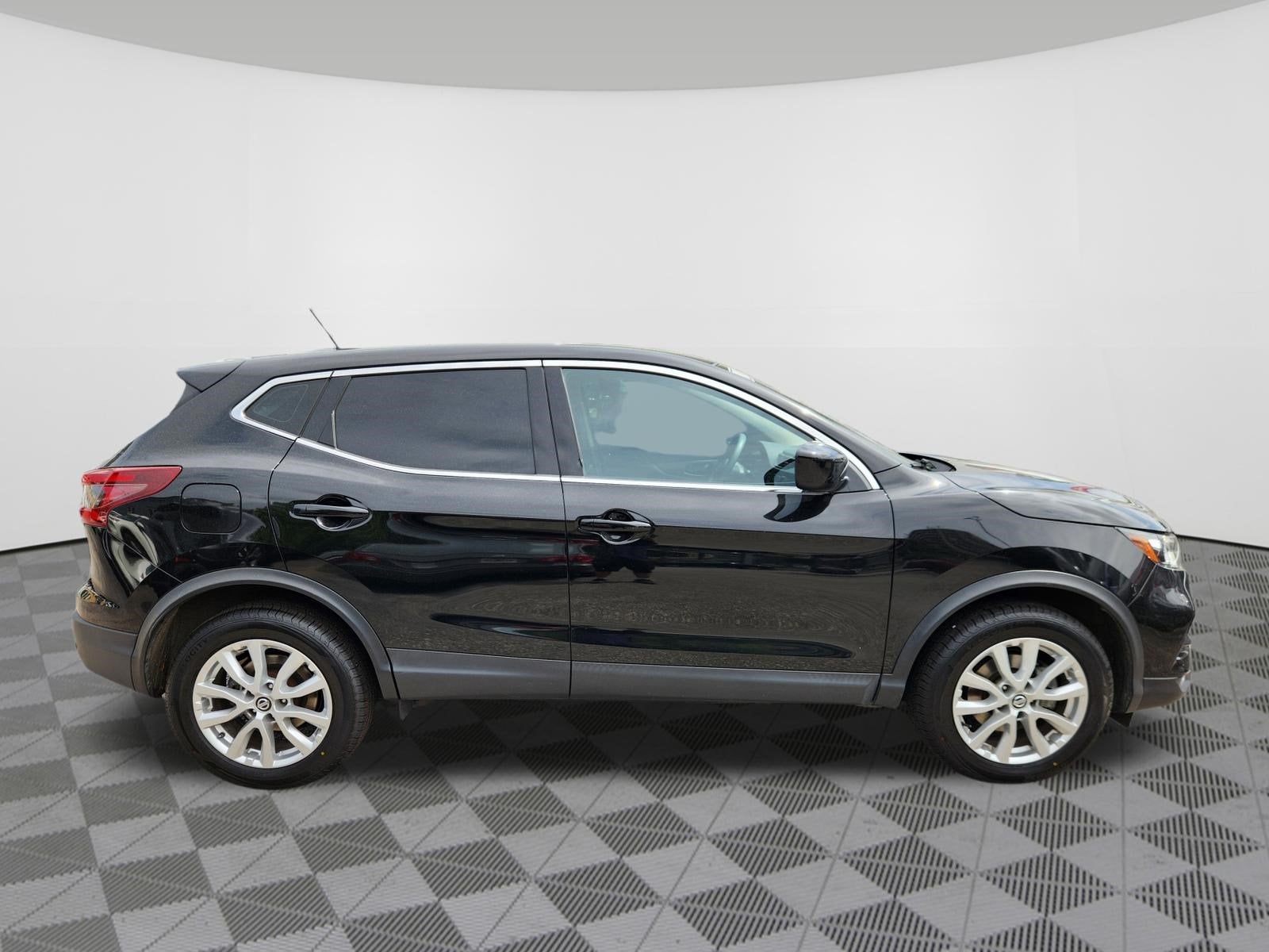 2022 Nissan Rogue Sport S