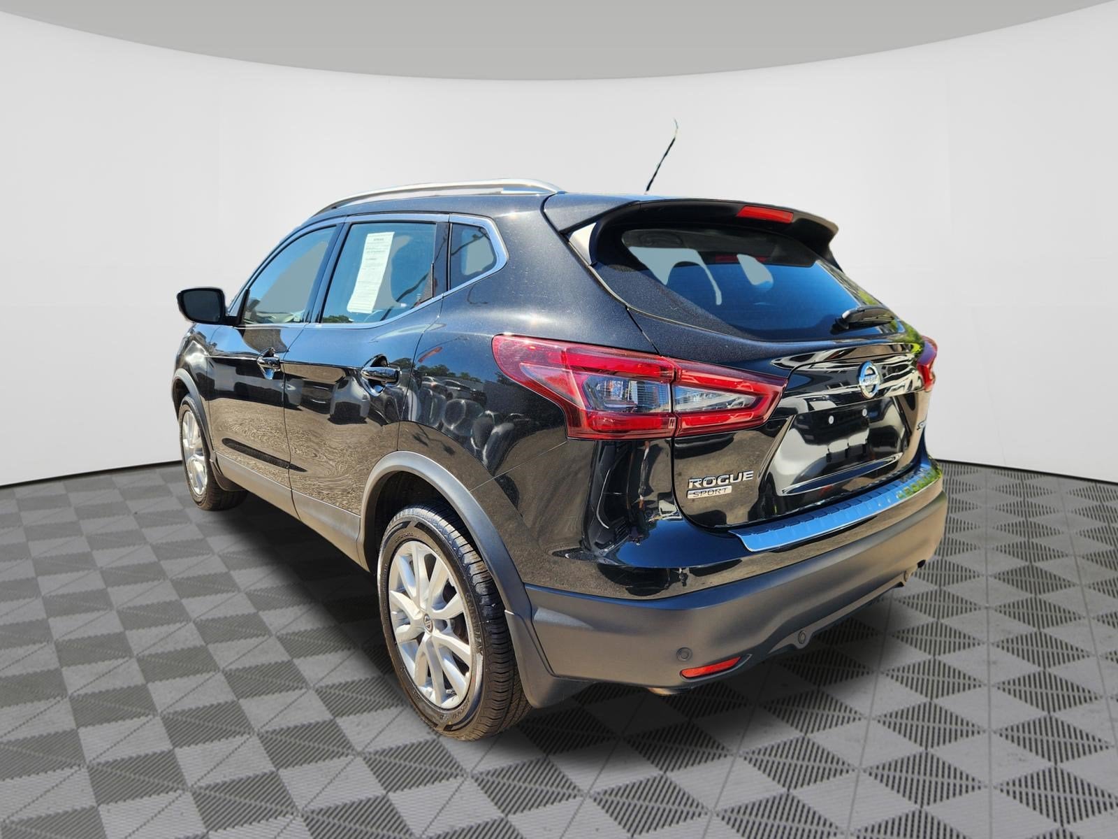 2021 Nissan Rogue Sport SV