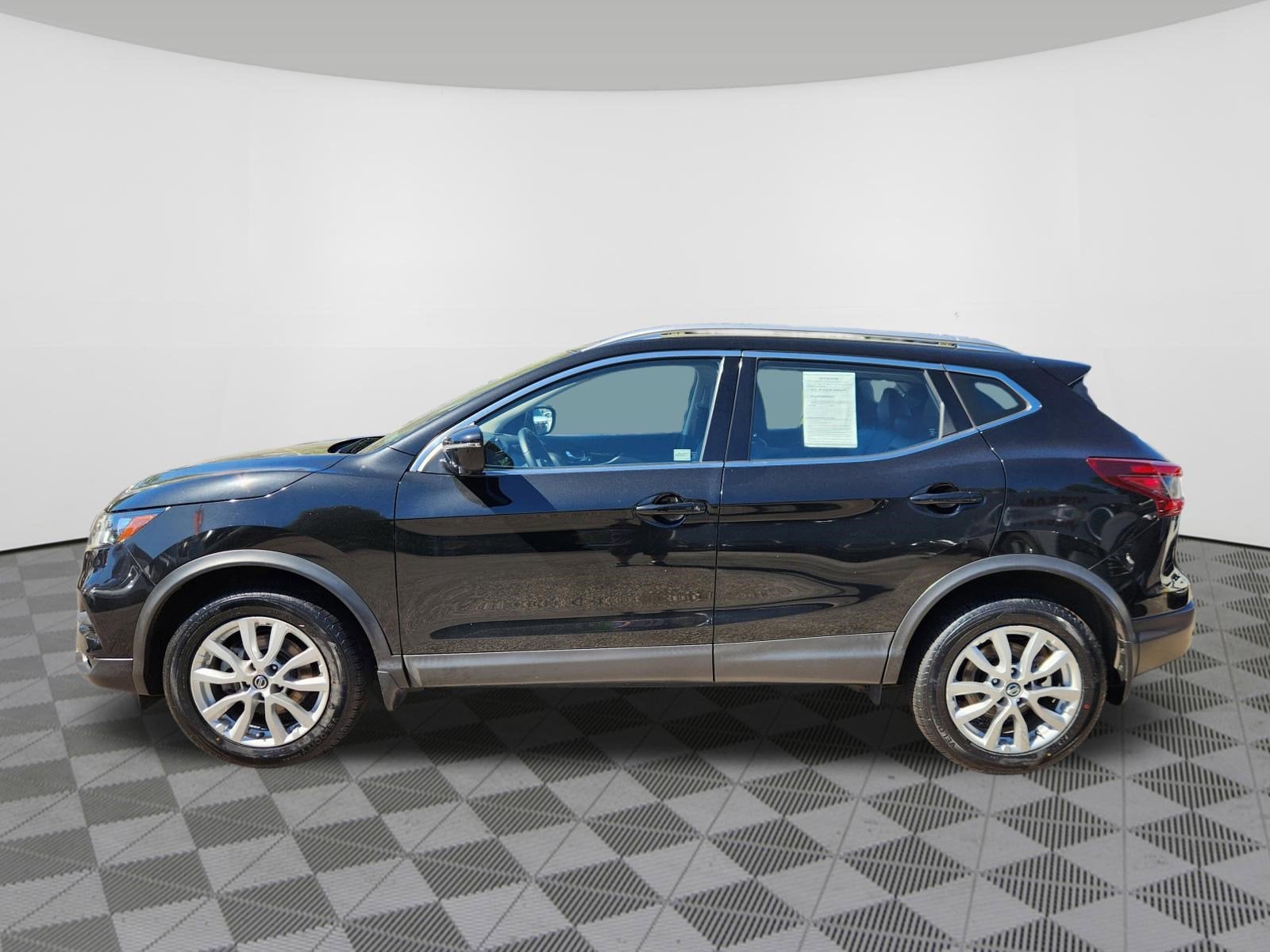 2021 Nissan Rogue Sport SV