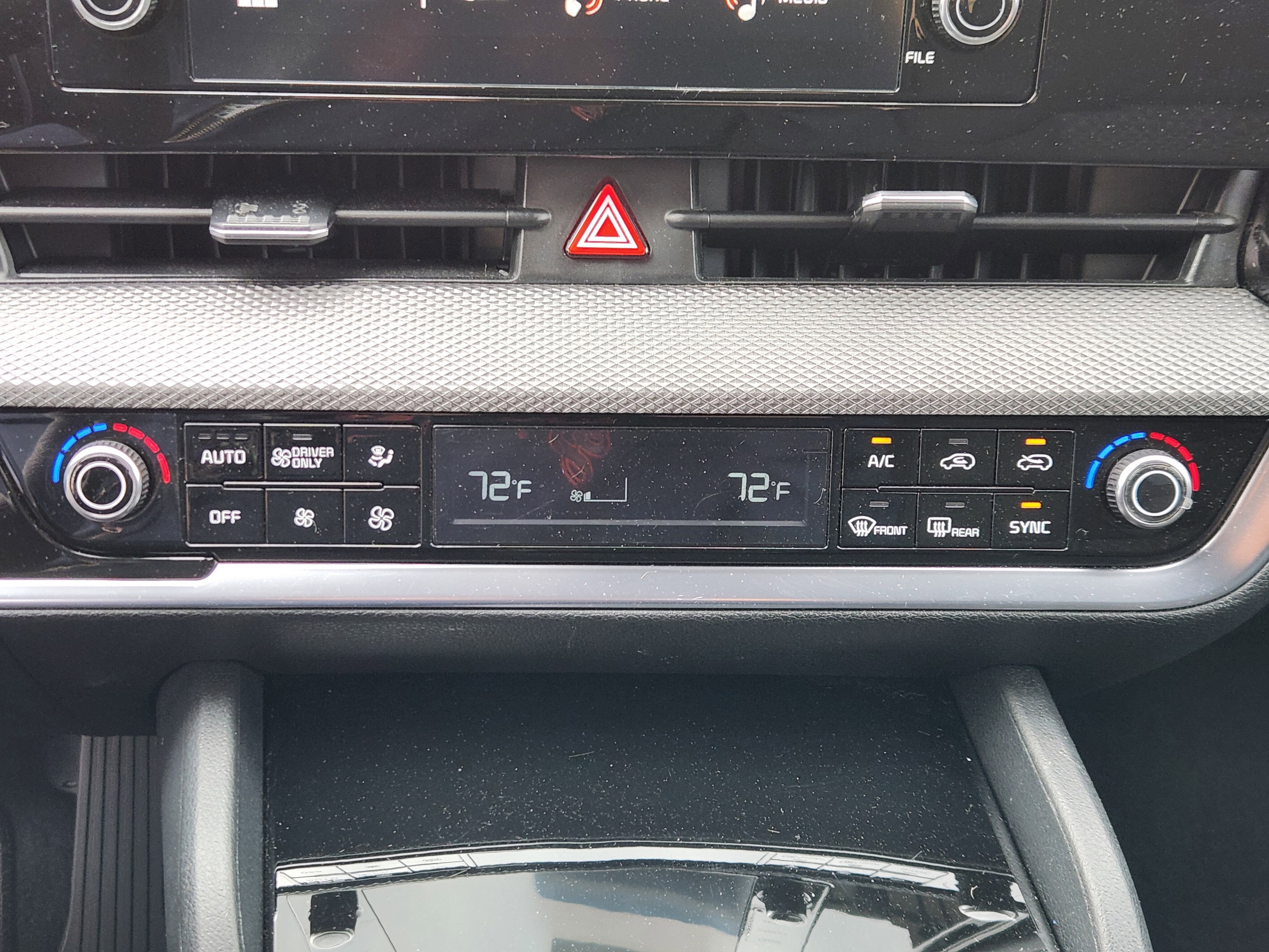 2024 Kia Sportage Hybrid LX