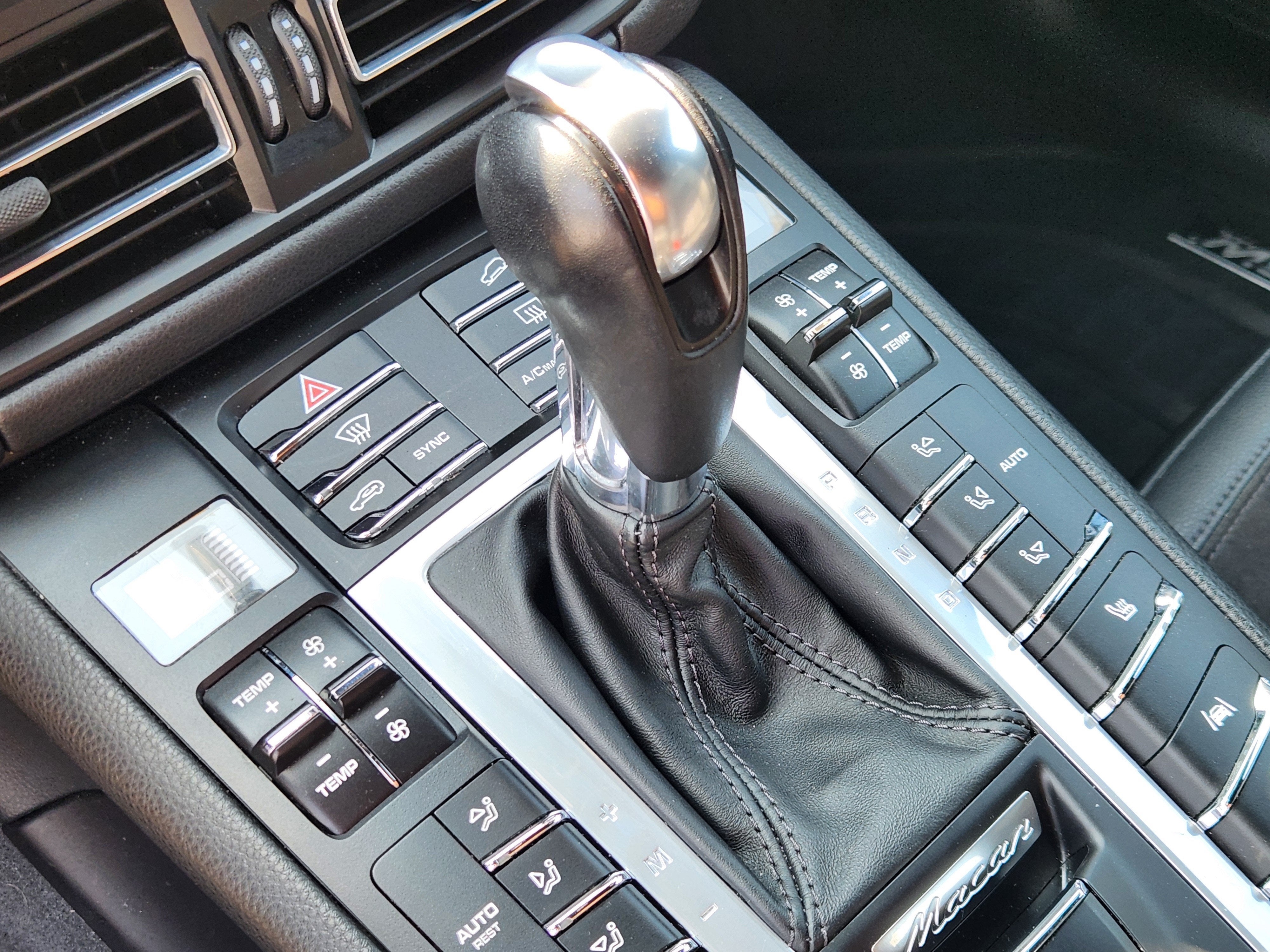 2020 Porsche Macan Base