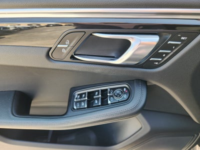 2020 Porsche Macan Base
