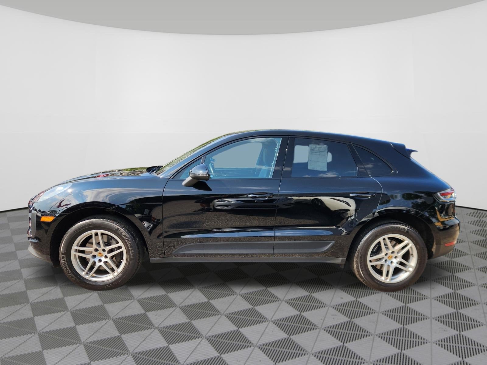 2020 Porsche Macan Base