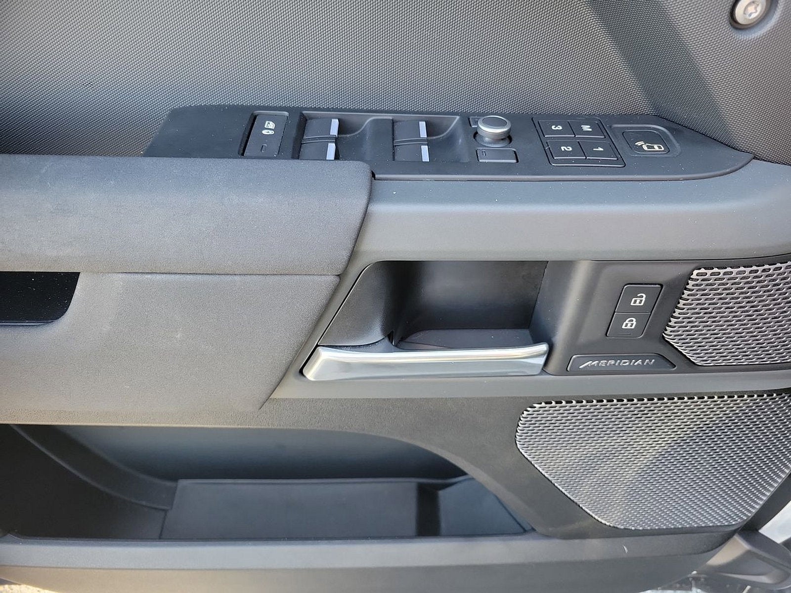 2021 Land Rover Defender X-Dynamic SE