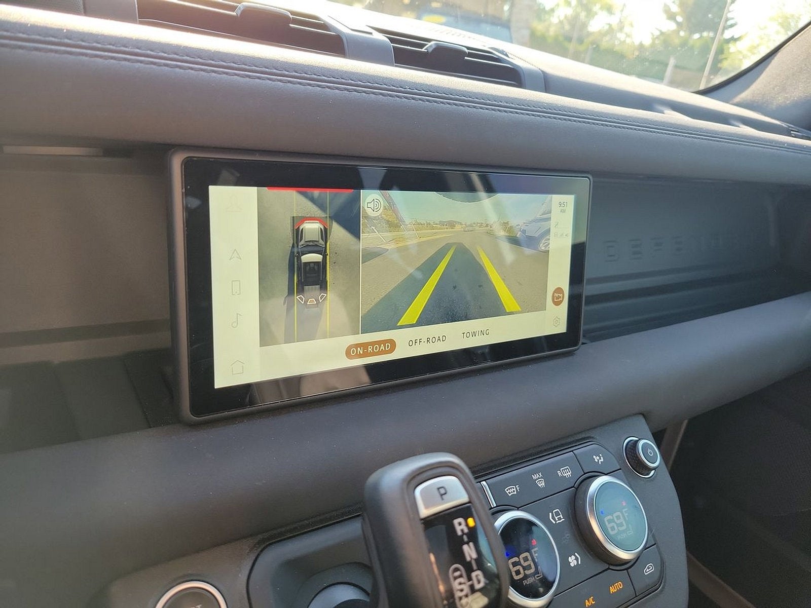 2021 Land Rover Defender X-Dynamic SE