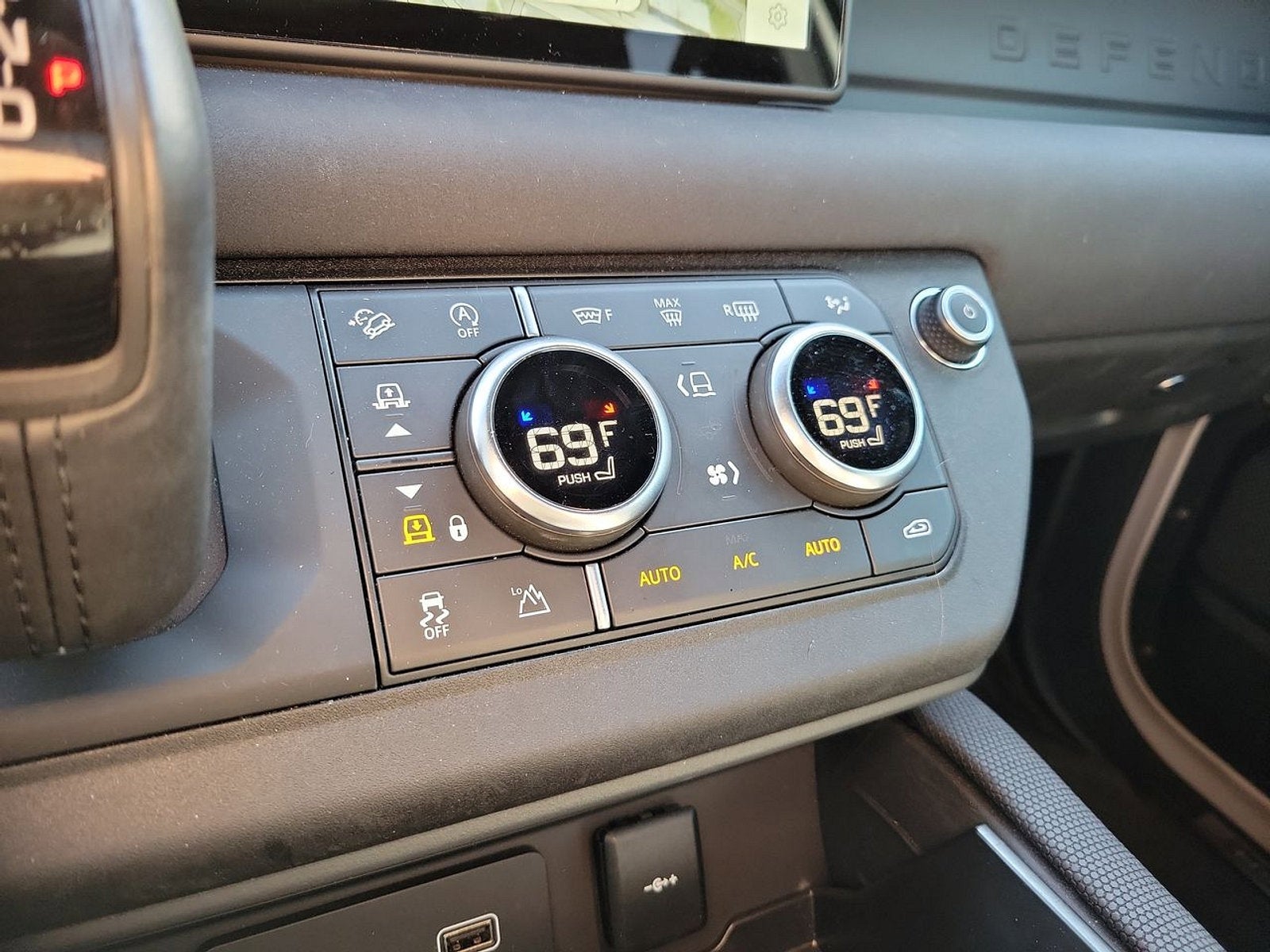 2021 Land Rover Defender X-Dynamic SE