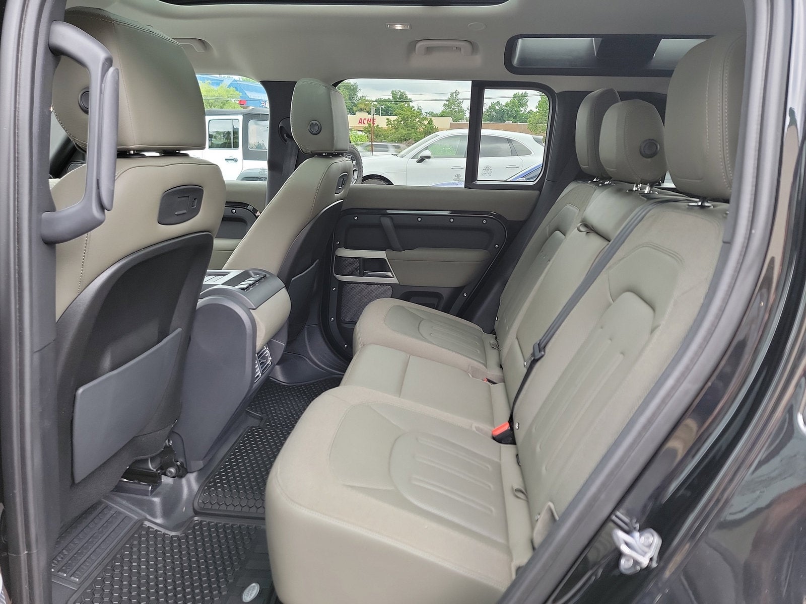 2020 Land Rover Defender SE