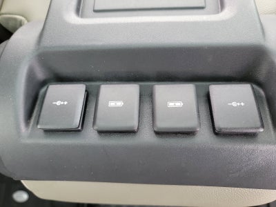 2020 Land Rover Defender SE