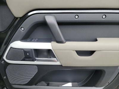 2020 Land Rover Defender SE