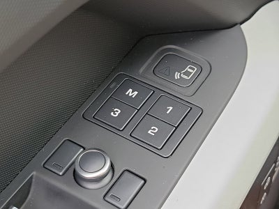 2020 Land Rover Defender SE