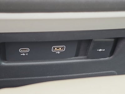 2020 Land Rover Defender SE