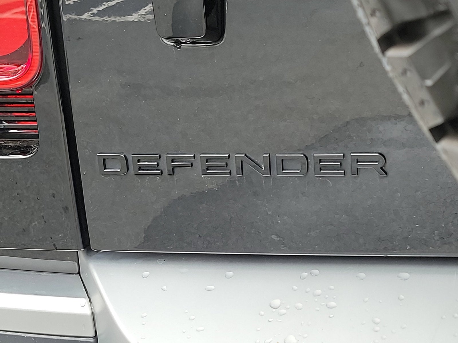 2020 Land Rover Defender SE