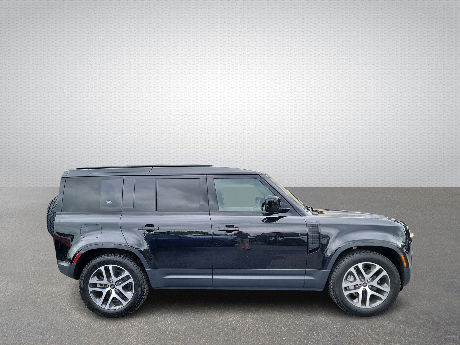 2020 Land Rover Defender SE