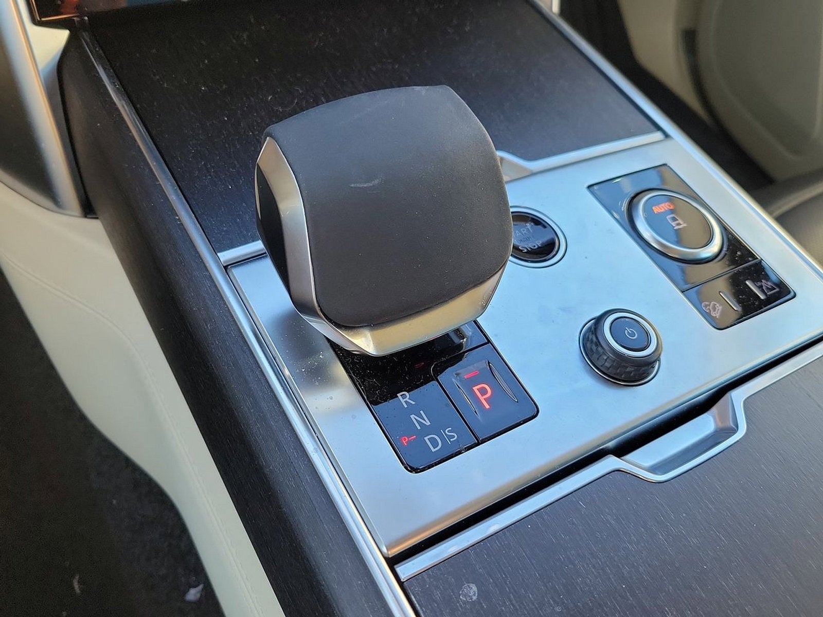 2022 Land Rover Range Rover SE