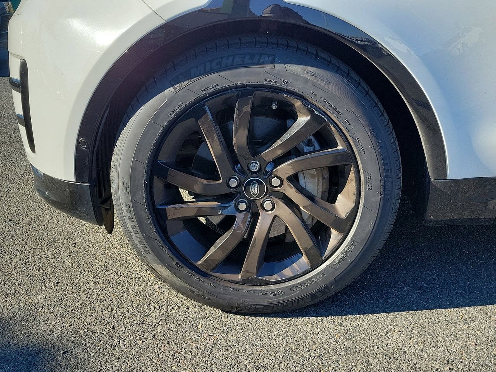 2020 Land Rover Discovery Landmark Edition