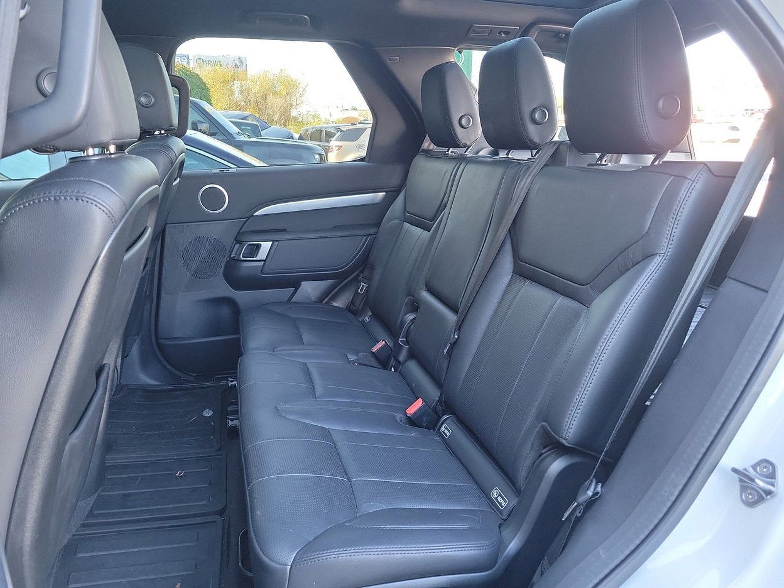 2020 Land Rover Discovery Landmark Edition