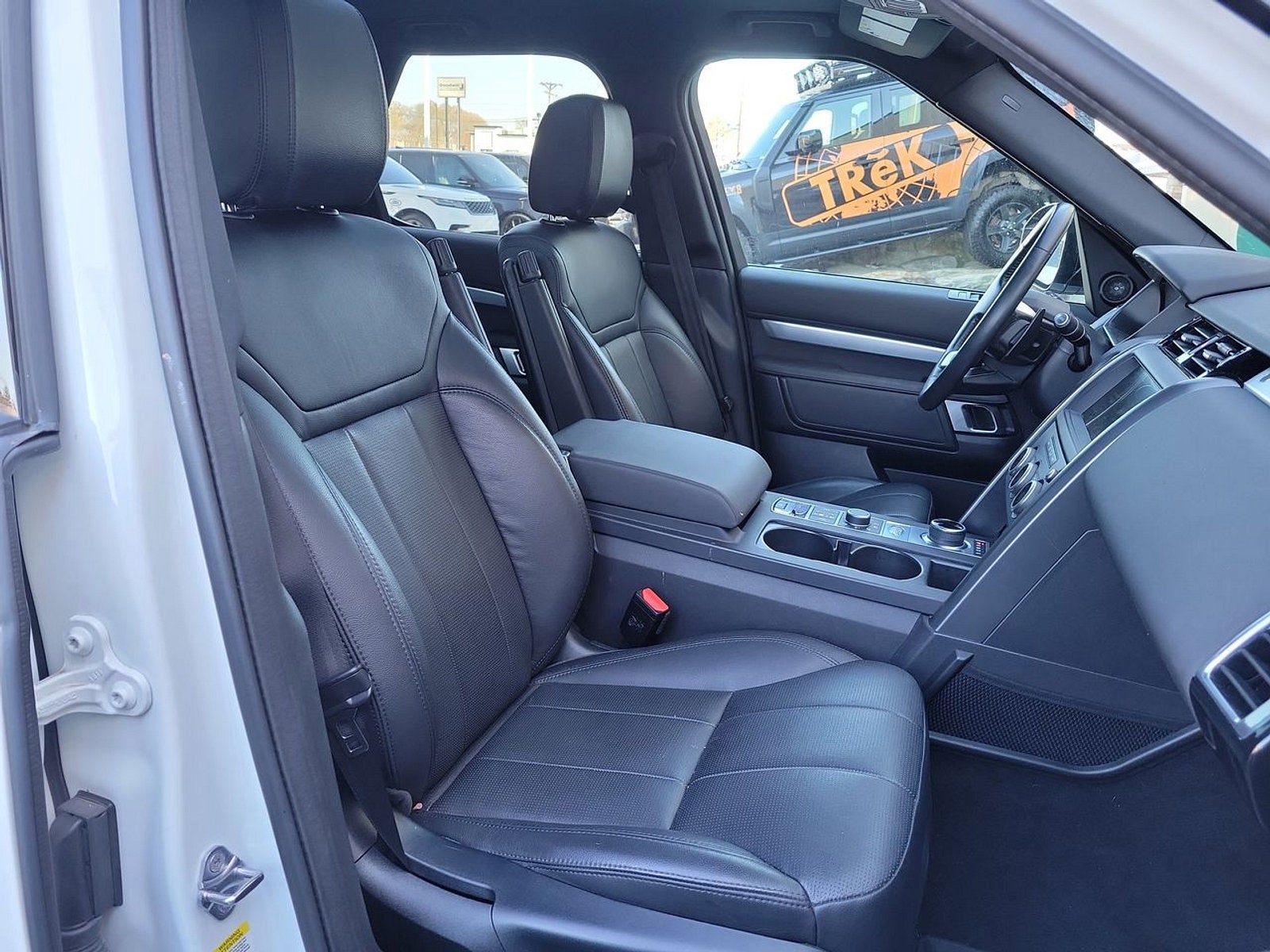 2020 Land Rover Discovery Landmark Edition