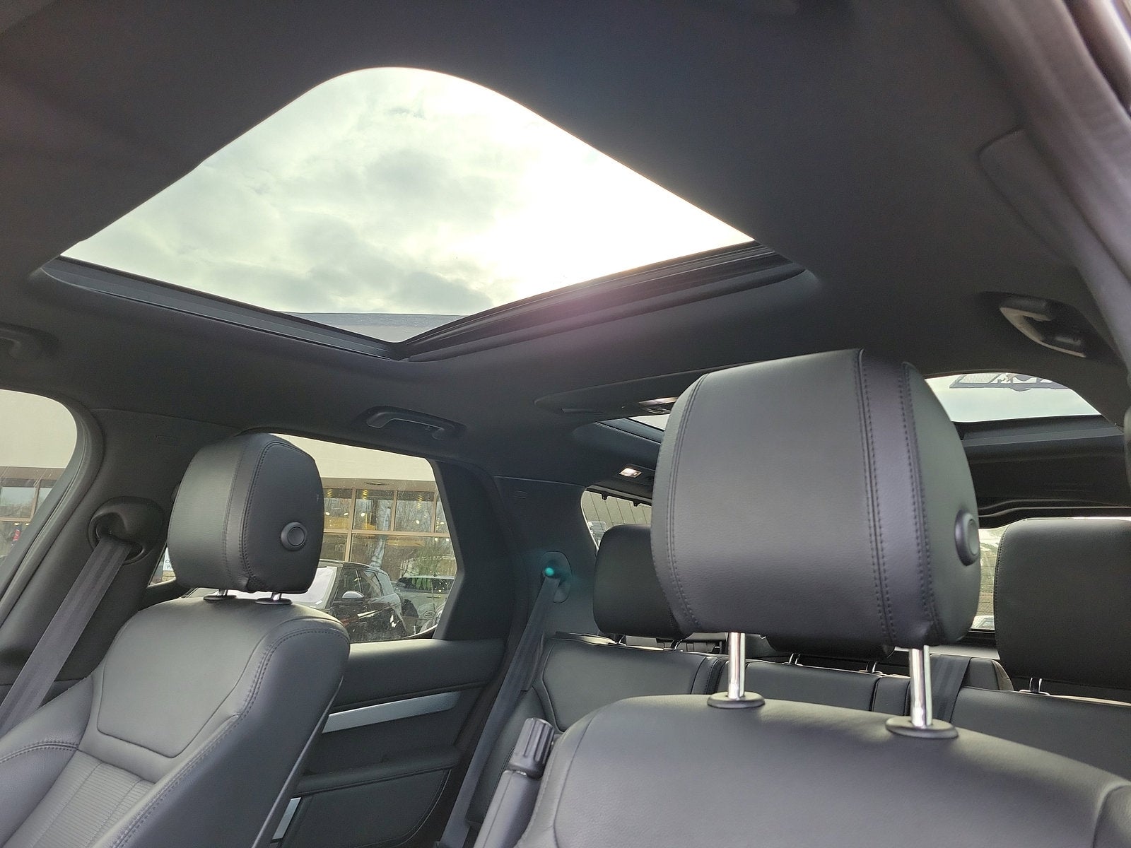 2020 Land Rover Discovery Landmark Edition