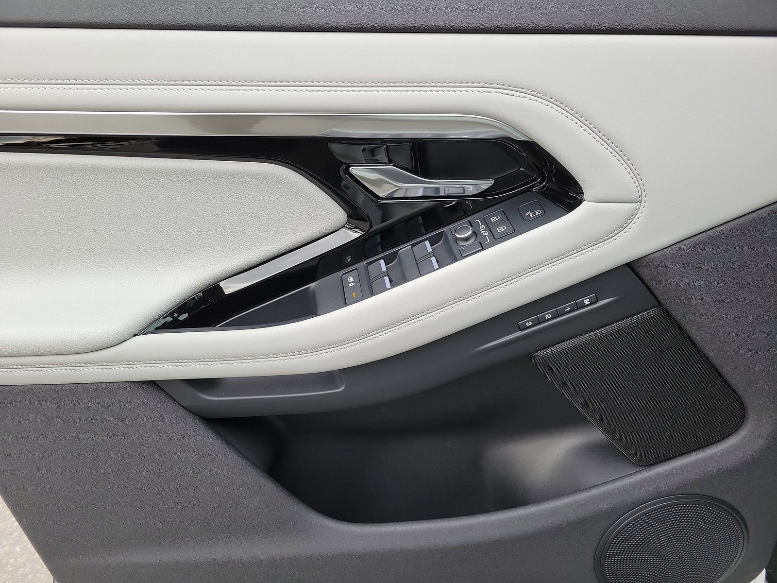 2022 Land Rover Range Rover Evoque SE