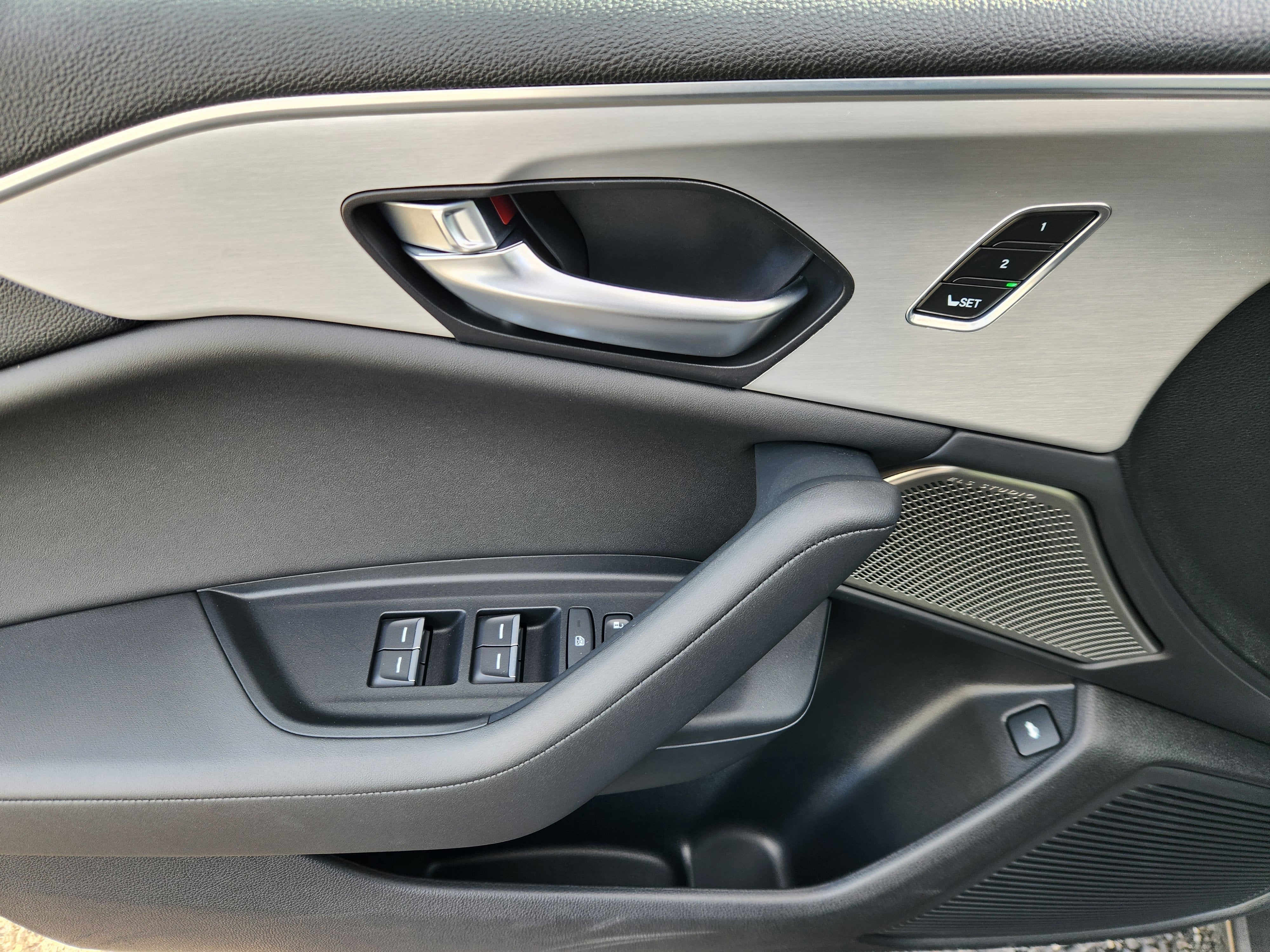 2025 Acura TLX Technology Package